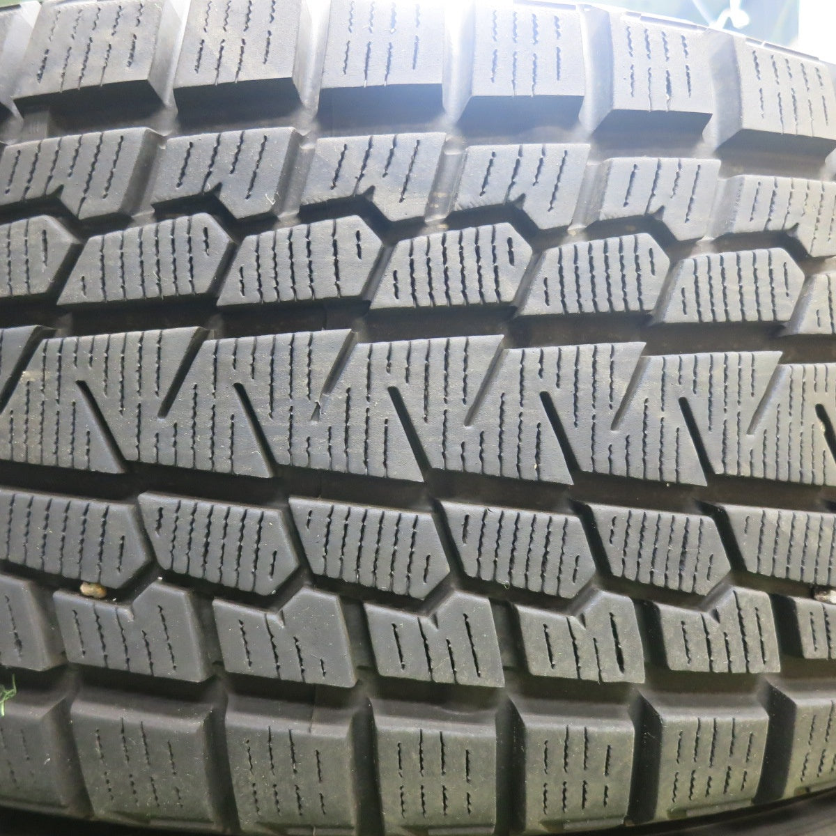 バリ溝!23年!9分★フォレスター 等 225/55R18 スタッドレス ブリヂストン ブリザック DM-V3 ヨコハマ アイスガード G075 ECO FORME PCD100/5H★5050502HAス