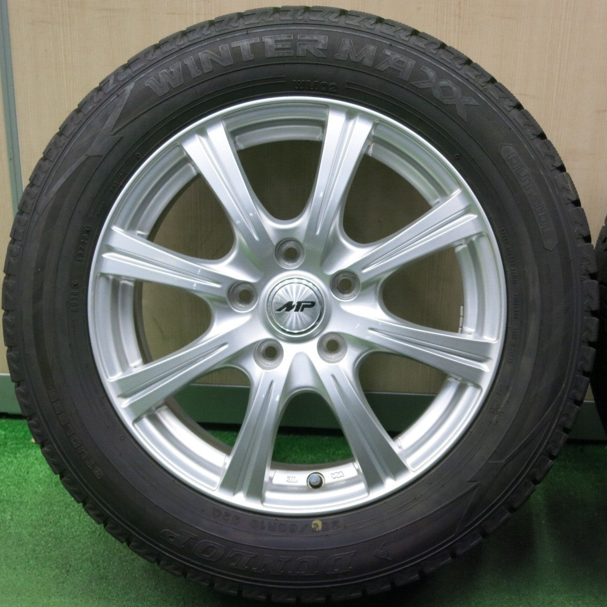 バリ溝!20年!キレイ!9.5分★マツダ 純正 オリジナル MP-04 205/60R16 スタッドレス ダンロップ ウインターマックス WM02 16インチ PCD114.3/5H★4122002NJス