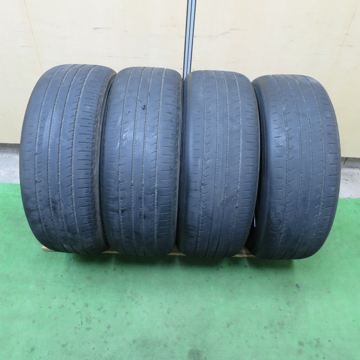 キレイ★三菱 デリカ D:5 アーバンギア 純正 225/55R18 ヨコハマ ジオランダー SUV G055 G055E 18インチ D5 PCD114.3/5H★5090201TTノ