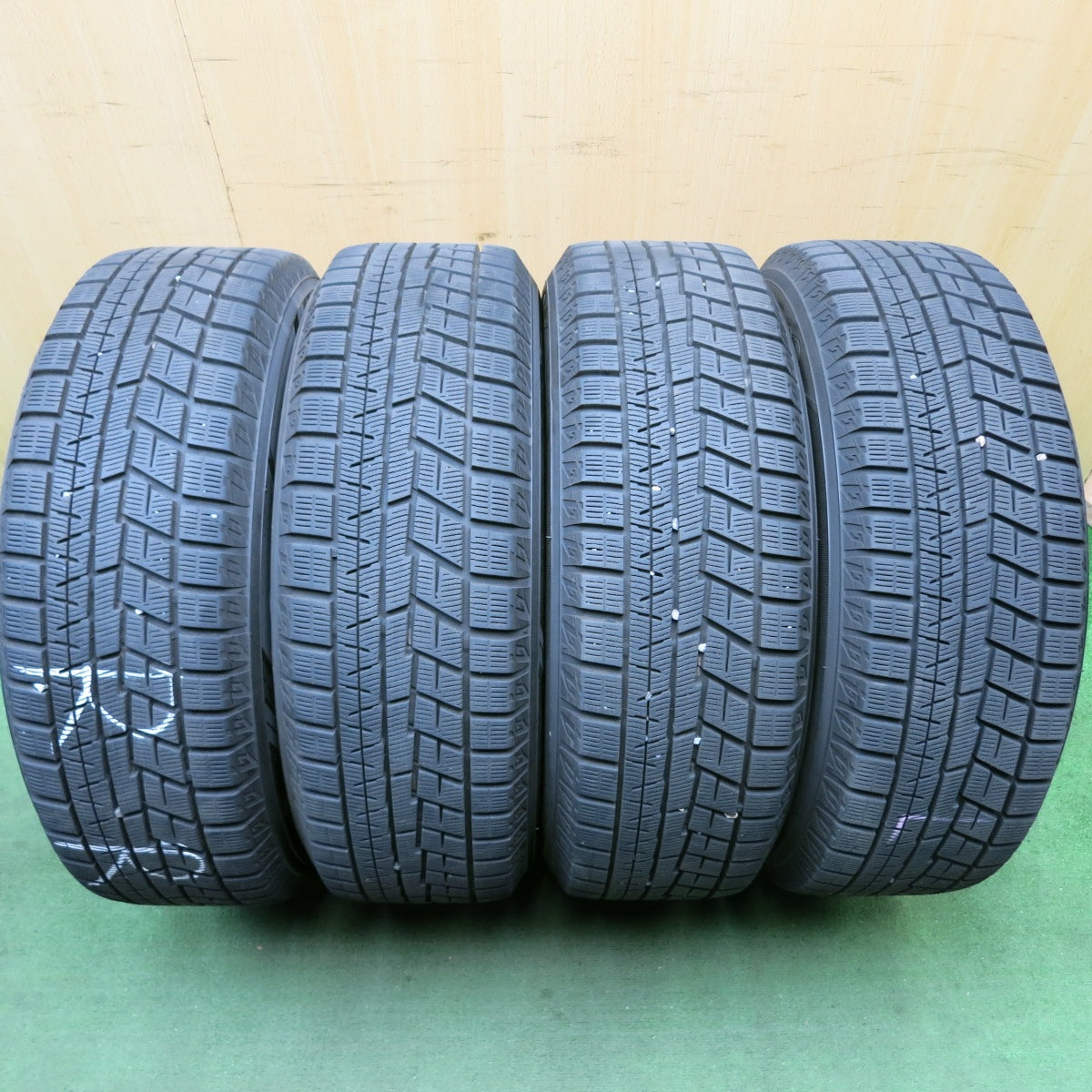 バリ溝!23年!9.5分★スタッドレス 215/60R17 ヨコハマ アイスガード iG60 BALMINUM バルミナ 17インチ PCD114.3/5H★5100404HAス