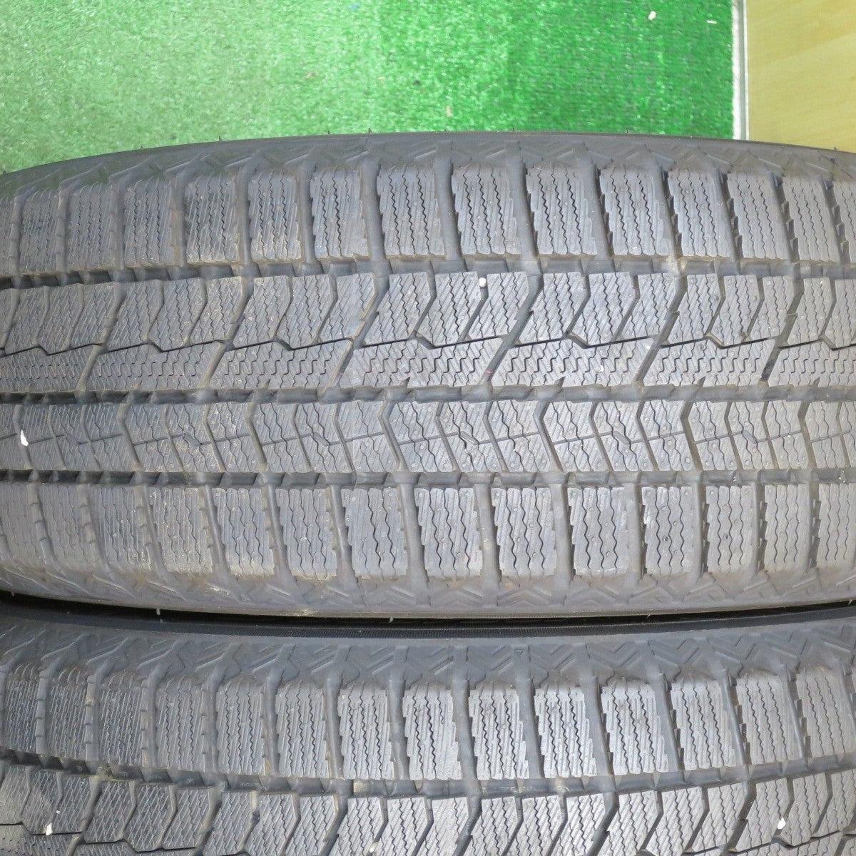 バリ溝!22年!キレイ!9.5分★スタッドレス 195/65R15 トーヨー オブザーブ GIZ2 WAREN ヴァーレン 15インチ PCD114.3/5H★4120204Hス