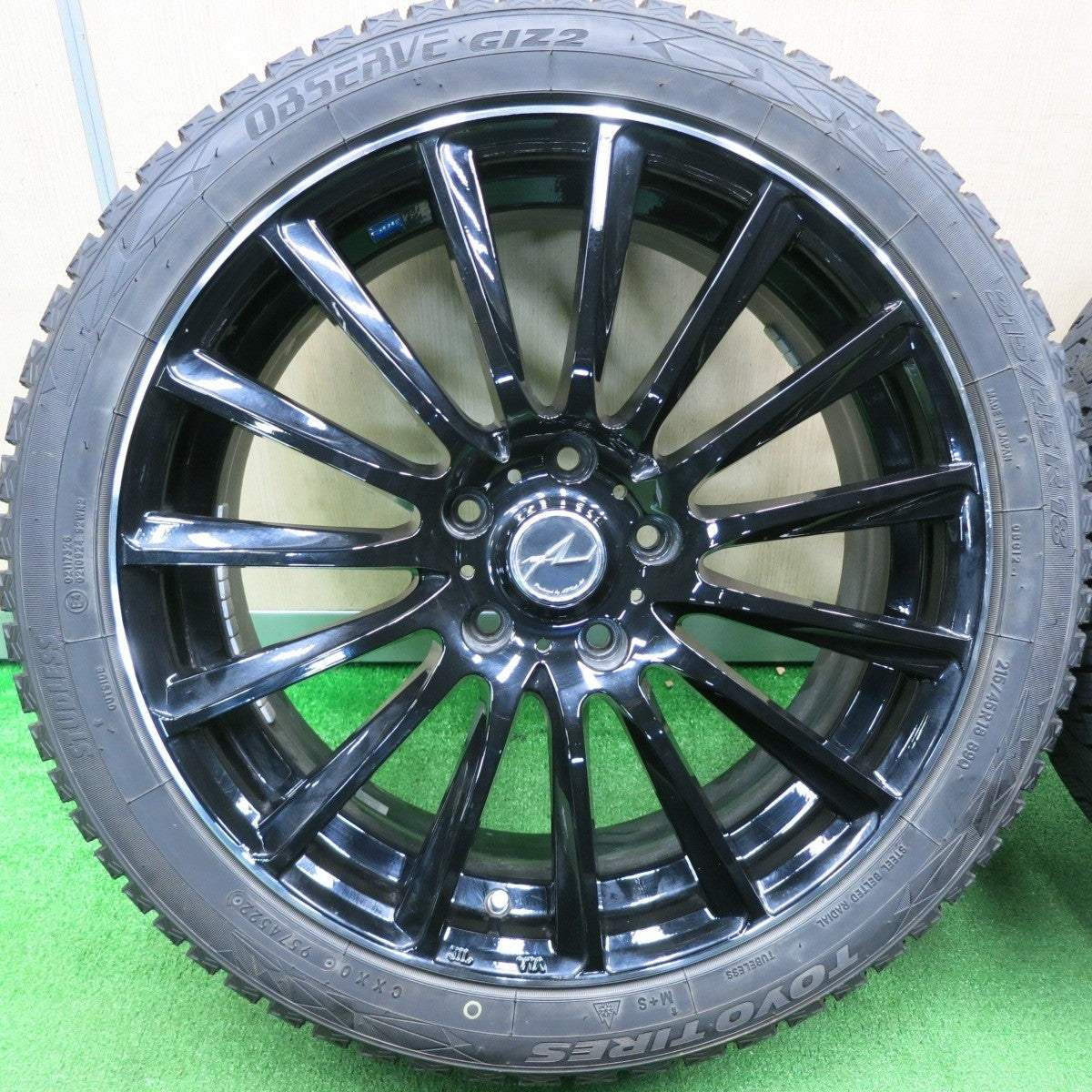 バリ溝!22年!8.5分★スタッドレス 215/45R18 トーヨー オブザーブ GIZ2 AXEL アクセル 18インチ PCD114.3/5H★5012308TNス
