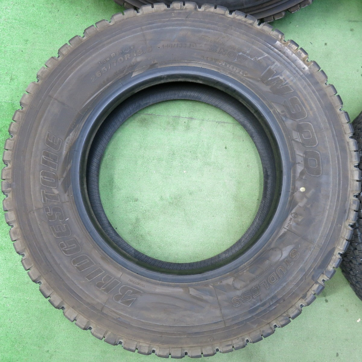 バリ溝!24年!9分★トラック タイヤ 265/70R19.5 140/138J スタッドレス ブリヂストン W900 19.5インチ★5061903SYスタ