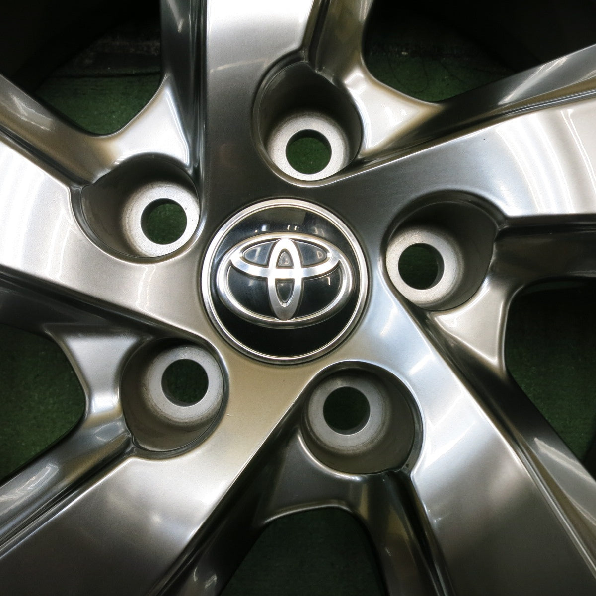 キレイ★トヨタ RAV4 純正 ホイール 18インチ 18×7J ハリアー 等 PCD114.3/5H★5081509HAホ