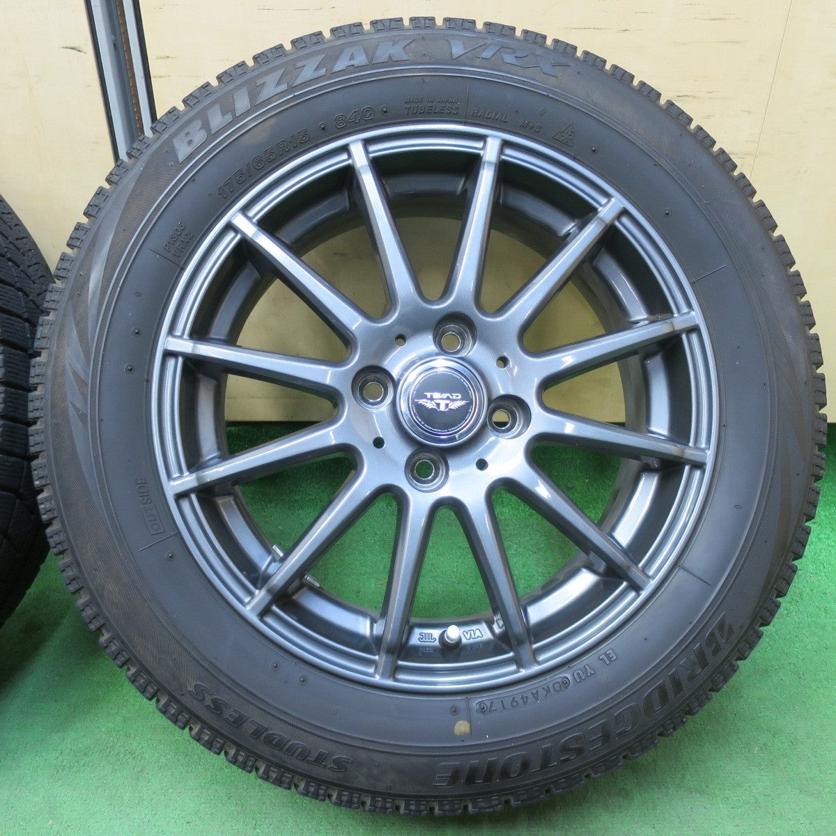キレイ★スタッドレス 175/65R15 ブリヂストン ブリザック VRX TEAD テッド 15インチ PCD100/4H★5031410イス