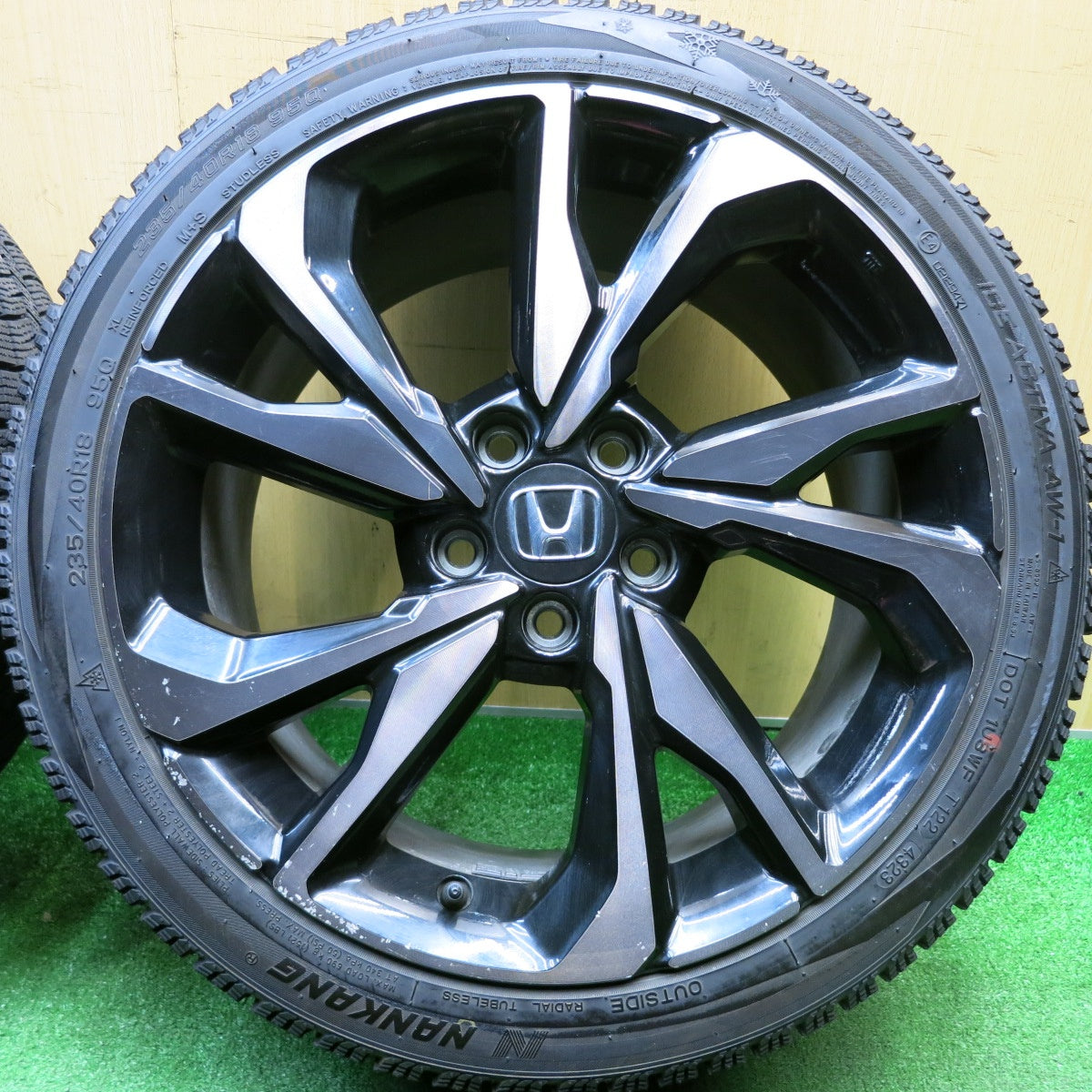 バリ溝!23年!9.5分★ホンダ FK7 シビック 純正 235/40R18 スタッドレス ナンカン アイスアクティバ AW-1 18インチ PCD114.3/5H★5121406HAス