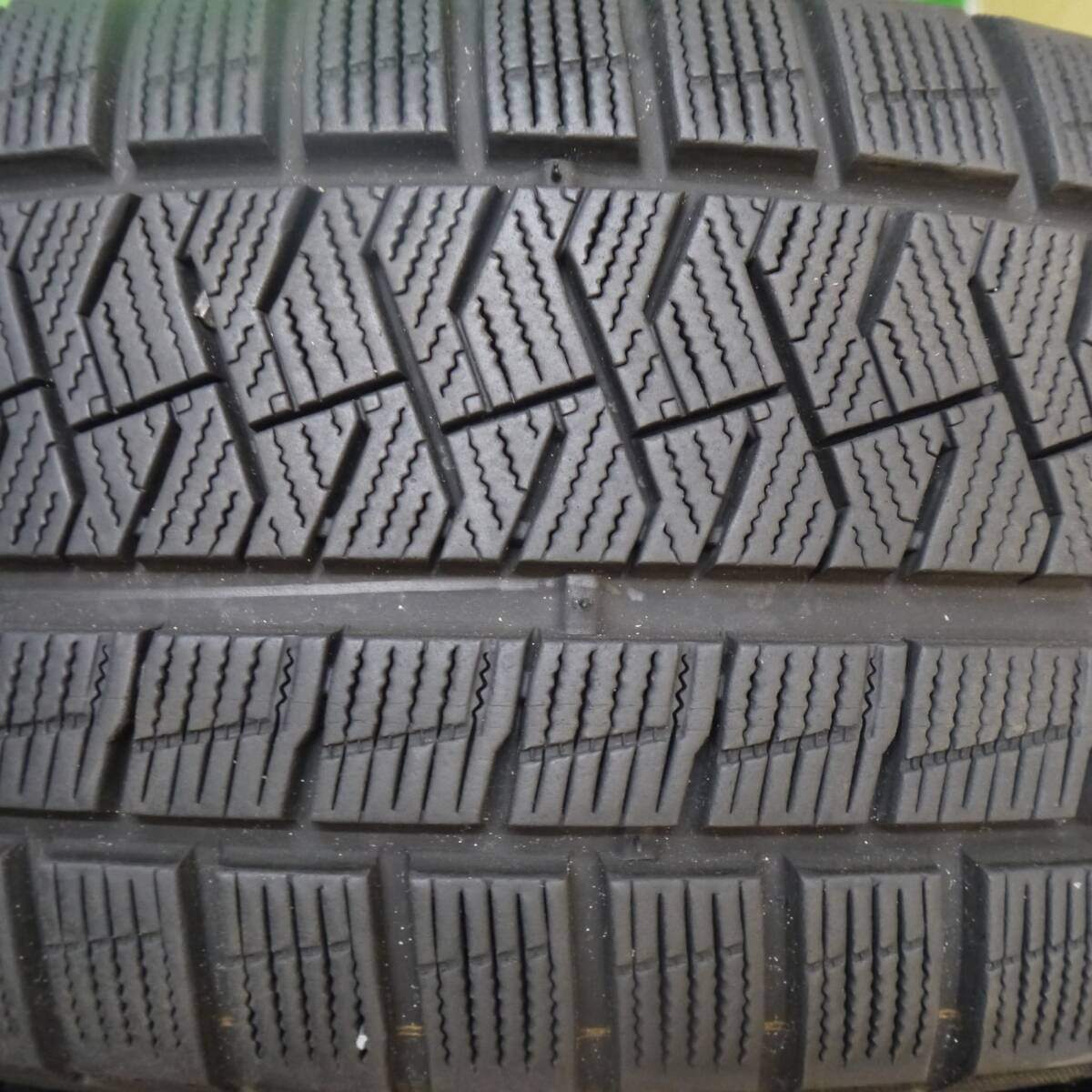 バリ溝!キレイ!8.5分★スタッドレス 215/60R17 ピレリ アイスアシンメトリコ プラス VELVA KEVIN ヴェルヴァ 17インチ PCD114.3/5H★5032403Hス
