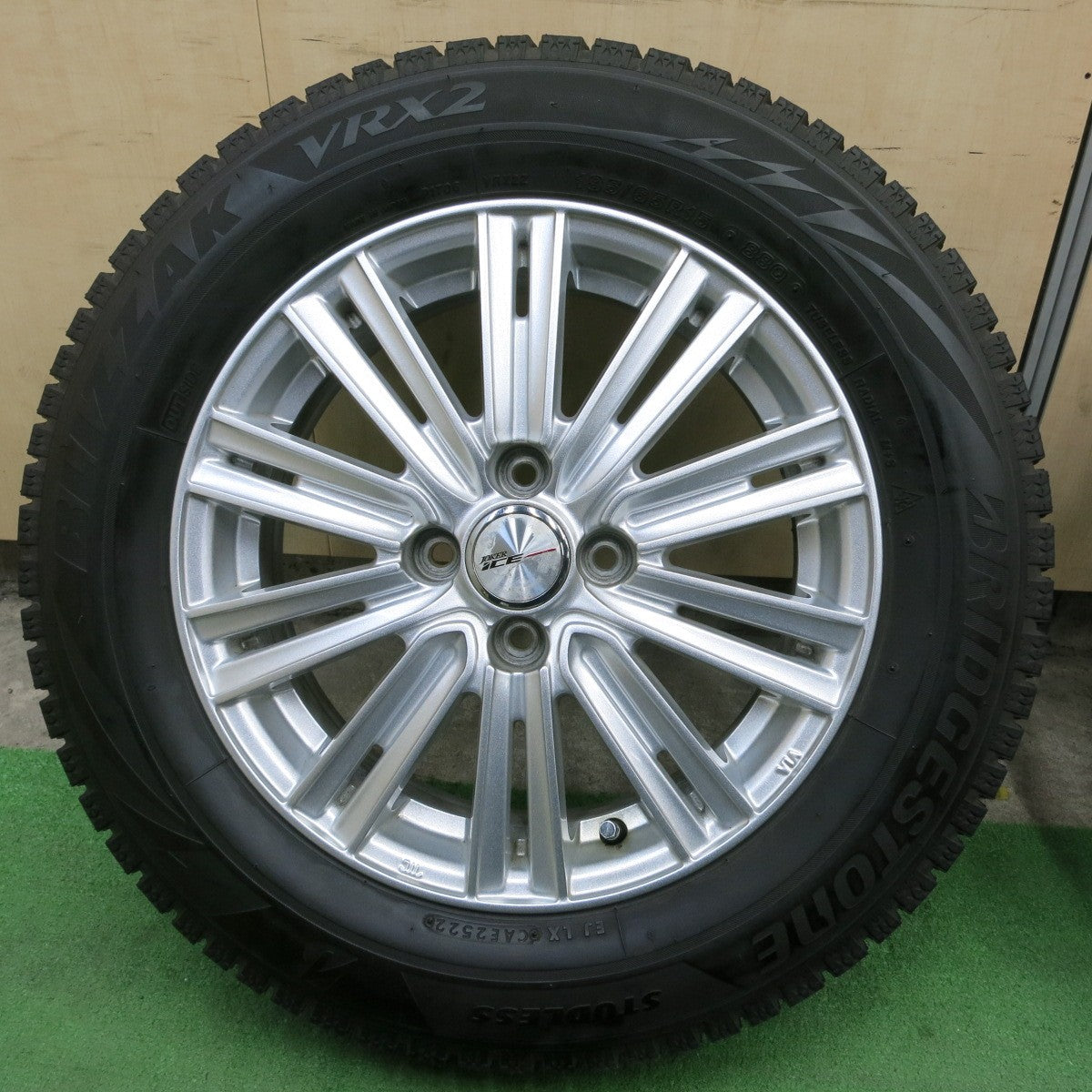 バリ溝!22年!キレイ!9分★スタッドレス 185/65R15 ブリヂストン ブリザック VRX2 JOKER ICE ジョーカー アイス 15インチ PCD100/4H★5042801TTス