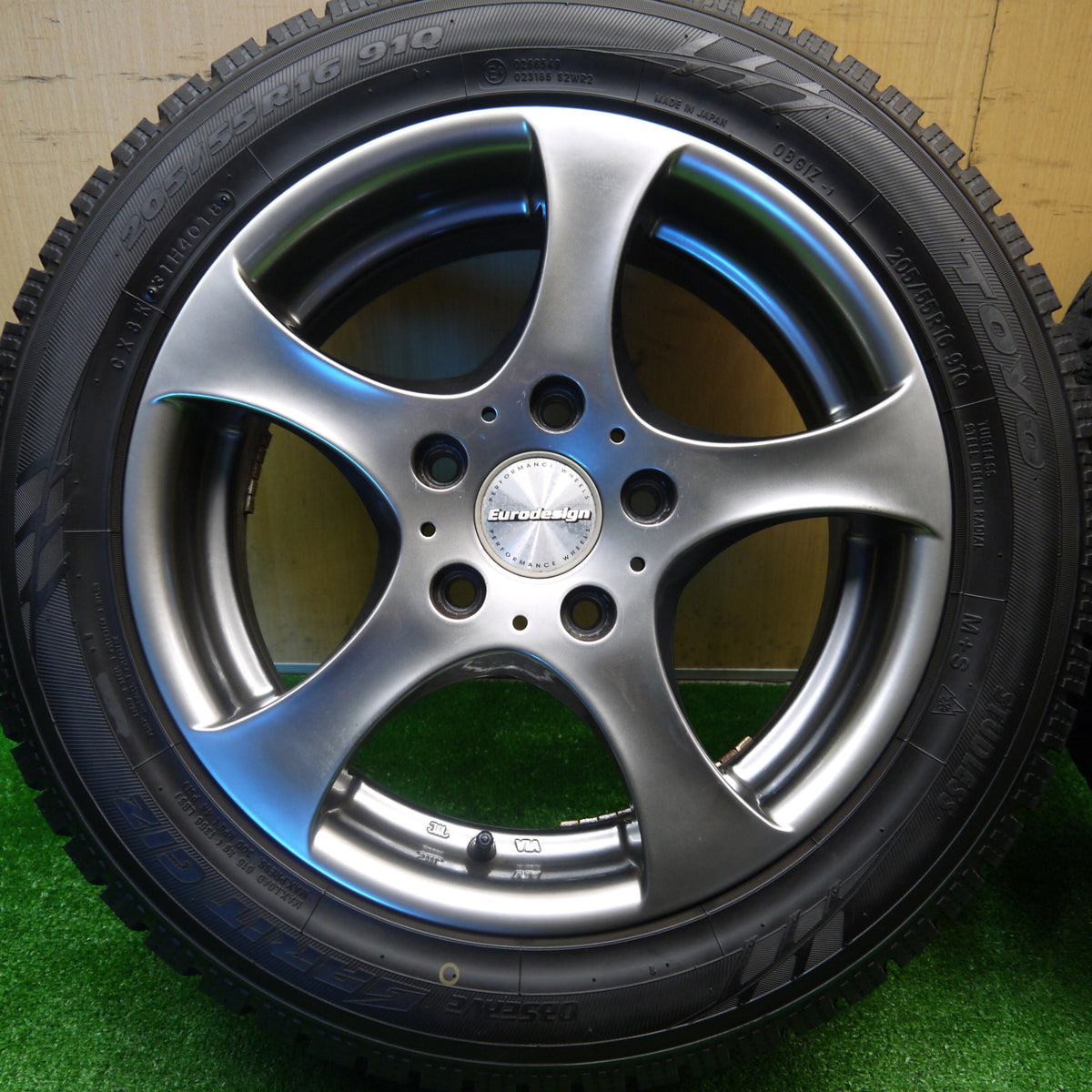 バリ溝!キレイ!9.5分★BMW 等 Eurodesign TA072 205/55R16 スタッドレス トーヨー オブザーブ ガリット GIZ 16インチ ユーロデザイン PCD120/5H★5102803Hス