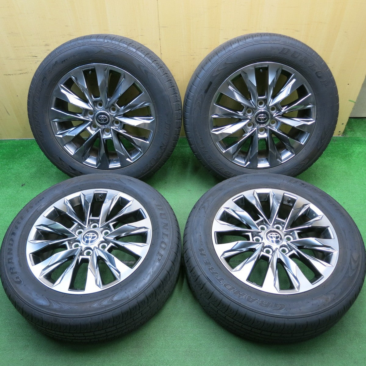キレイ!23年★トヨタ ランクル 300 ZX 純正 265/55R20 ダンロップ グラントレック PT5A 20インチ PCD139.7/6H★5053008HAノ
