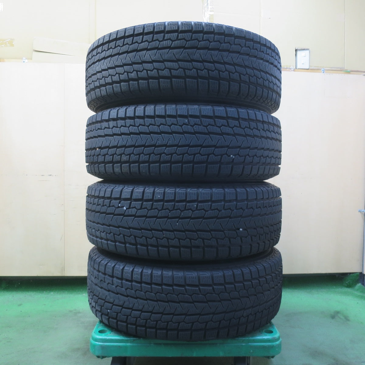 バリ溝!23年!キレイ!ほぼ10分★スタッドレス 225/65R17 ヨコハマ アイスガード G075 ESTROSA エステローザ 17インチ PCD114.3/5H★6040801イス