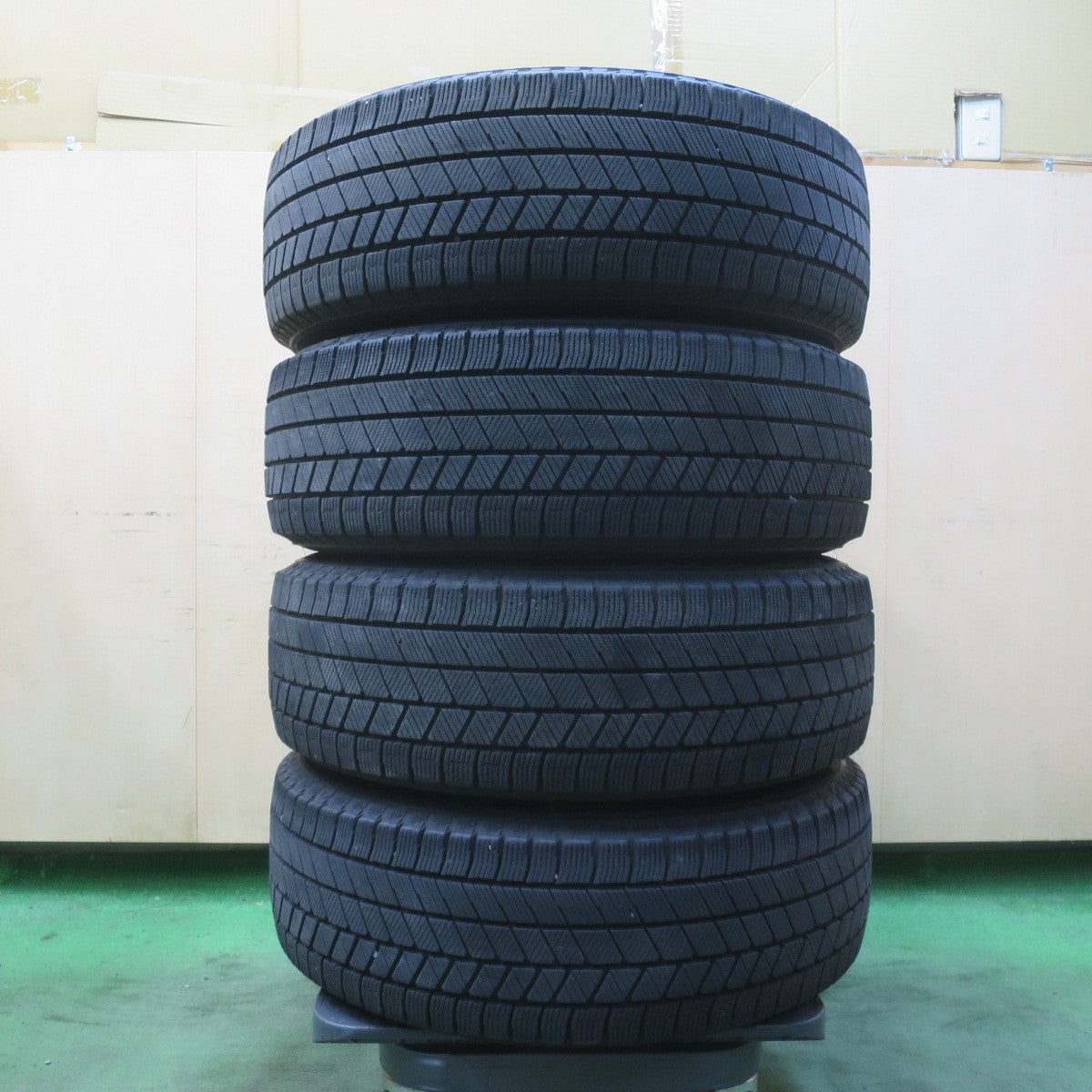 バリ溝!22年!8.5分★スタッドレス 195/65R15 ブリヂストン ブリザック VRX3 SIBILLA NEXT IR-Z シビラ 15インチ PCD114.3/5H★6031208イス