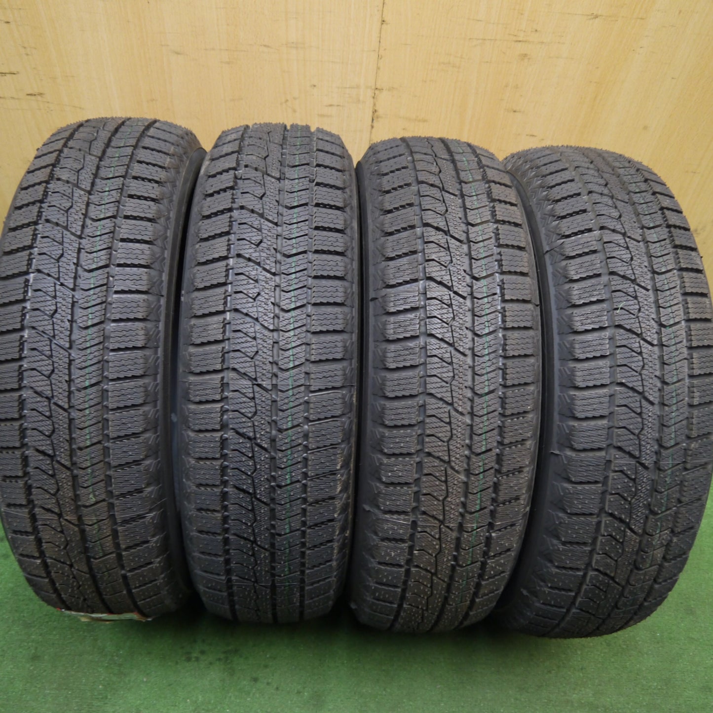 未使用!22年★スタッドレス 165/65R15 トーヨー オブザーブ GIZ2 タイヤ 15インチ タフト デリカ D:2 ソリオ 等★5062707Hスタ