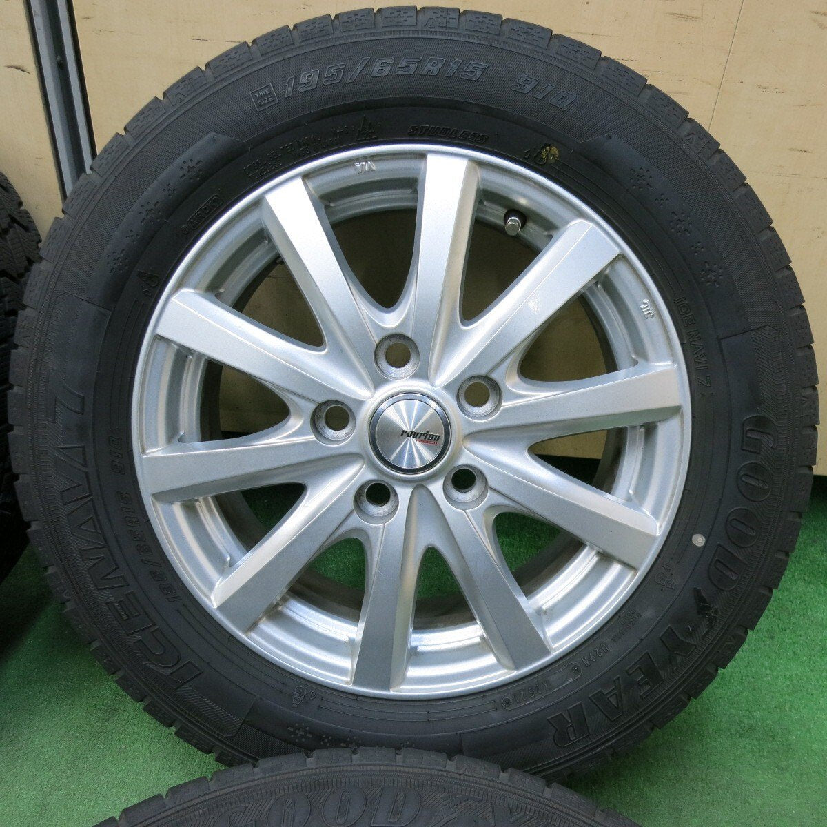 キレイ!21年★スタッドレス 195/65R15 グッドイヤー アイスナビ7 ravrion RS01 ラブリオン 15インチ PCD114.3/5H★4121104SYス