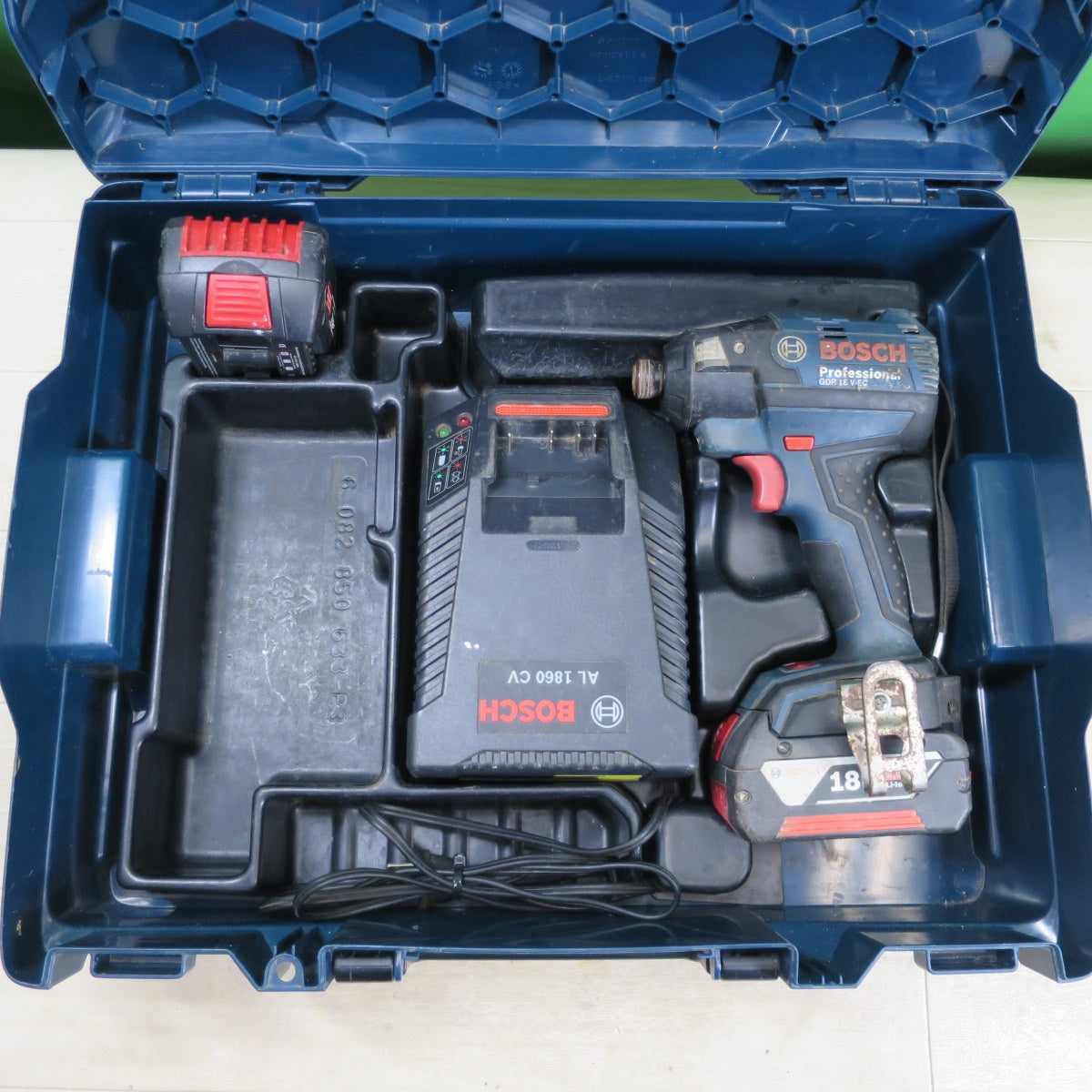 バッテリー2個☆BOSCH ボッシュ バッテリー インパクトドライバ GDR18V-EC 充電式 コードレス 電動 工具 18V☆