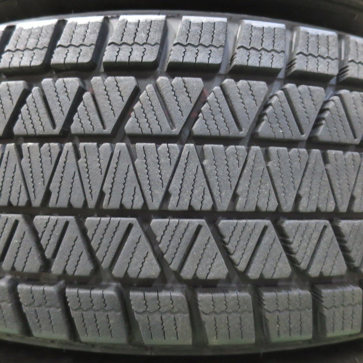 バリ溝!21年!キレイ!9.5分★スタッドレス 225/65R17 ブリヂストン ブリザック DM-V3 NEBROS 17インチ PCD114.3/5H★5031012イス