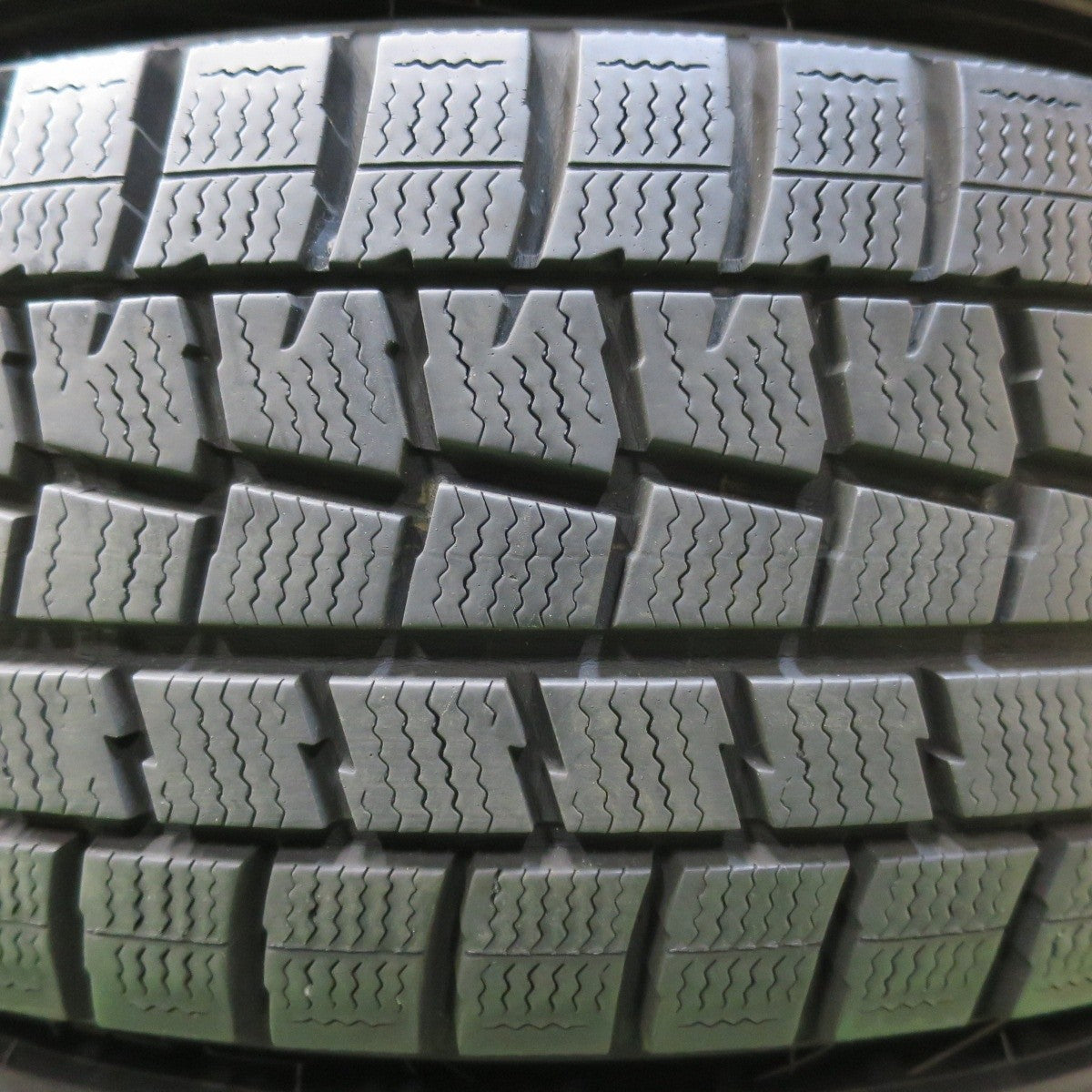 バリ溝!キレイ!9分★プリウス 等 185/65R15 スタッドレス ダンロップ ウインターマックス WM01 WAREN ヴァーレン 15インチ PCD100/5H★5021102イス
