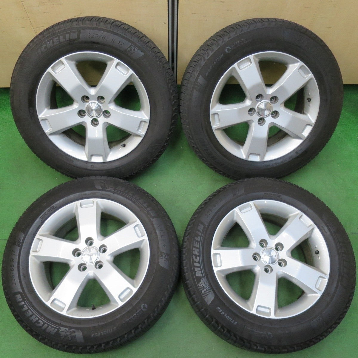 4本価格★ランドローバー 等 AGA ESSE2 225/65R17 スタッドレス ミシュラン X-ICE3+ 17インチ エッセ2 PCD108/5H★5010306イス