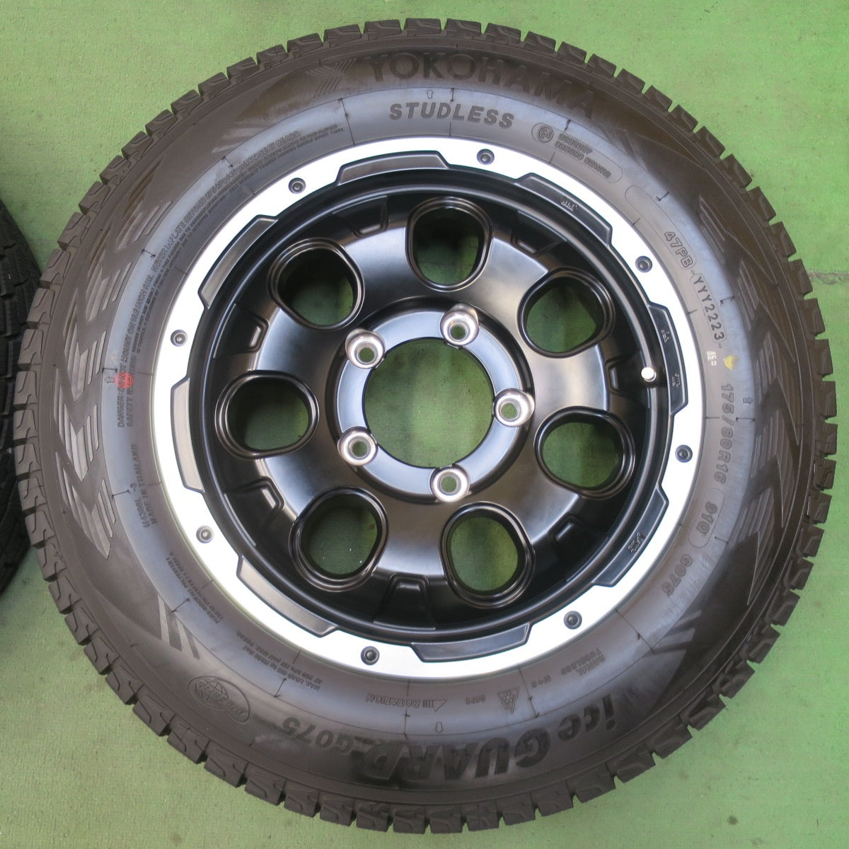 バリ溝!23年!キレイ!9.5分以上★ROCK KELLY CALDERA 175/80R16 スタッドレス ヨコハマ アイスガード G075 ロックケリー カルデラ 16インチ PCD139.7/5H★5092302イス