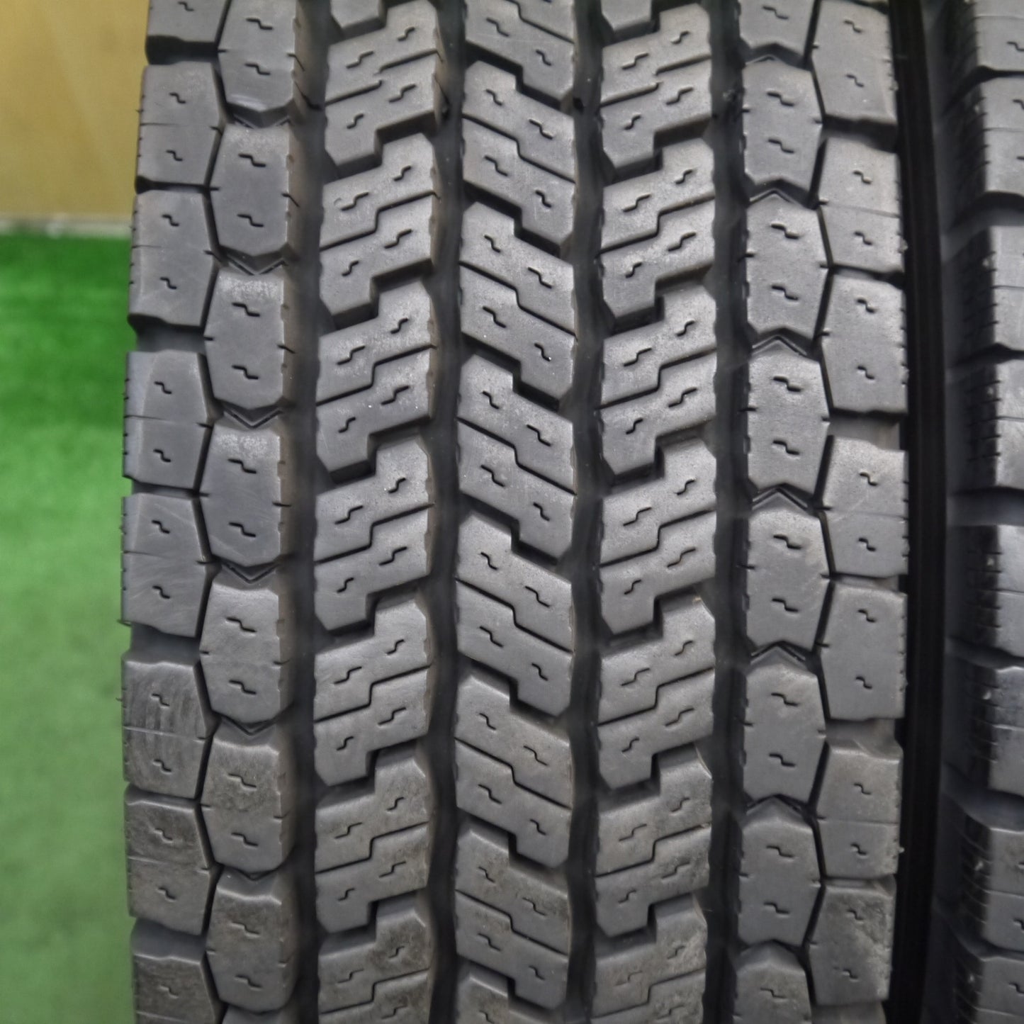 バリ溝!9分!2本★トラック バス タイヤ 9R19.5 14PR スタッドレス ヨコハマ ZEN 902ZE 19.5インチ★5062308KKスタ