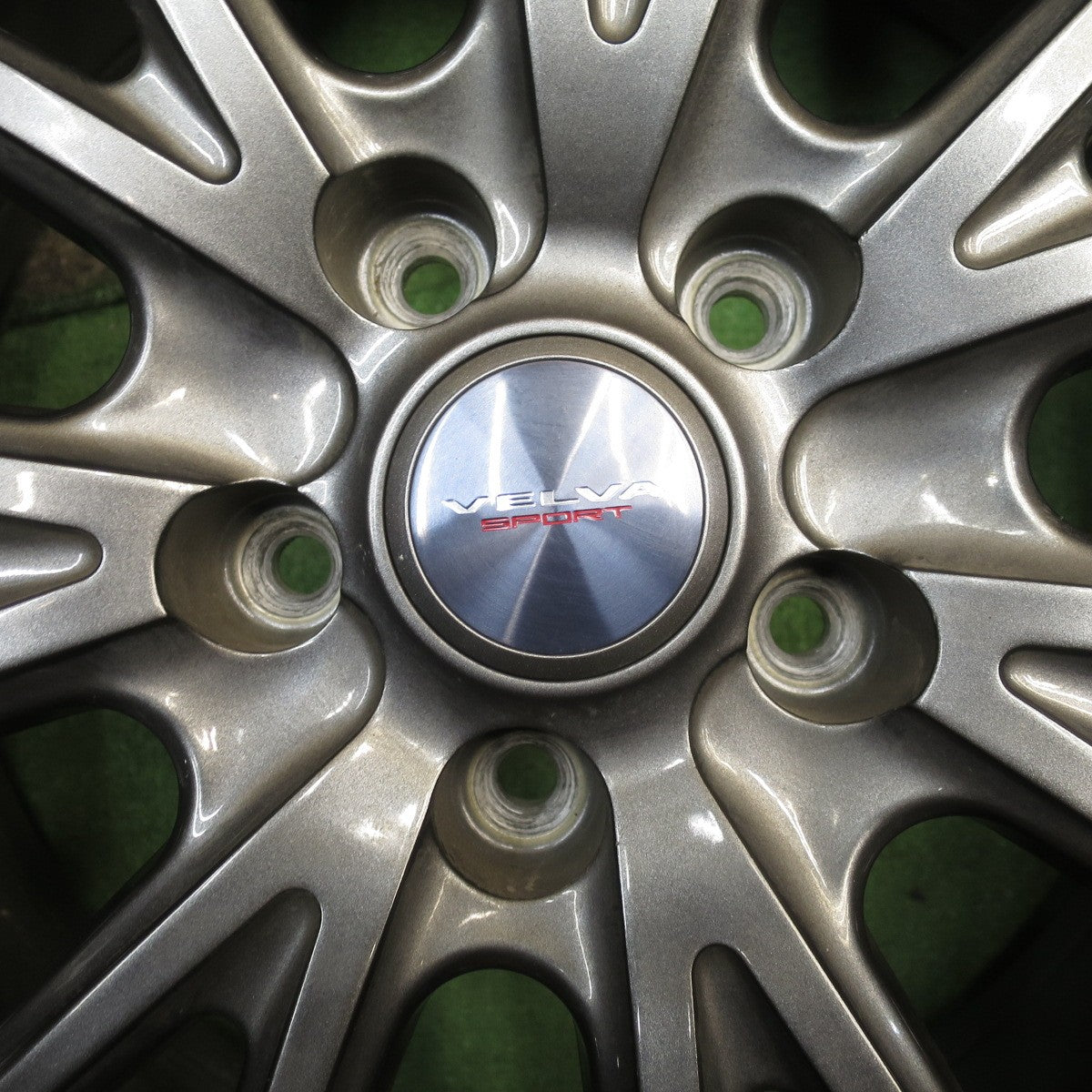 バリ溝!23年!キレイ!9.5分以上★スタッドレス 225/60R17 トーヨー ウインター トランパス TX VELVA SPORT ヴェルヴァ スポーツ 17インチ PCD114.3/5H★5062706NJノ