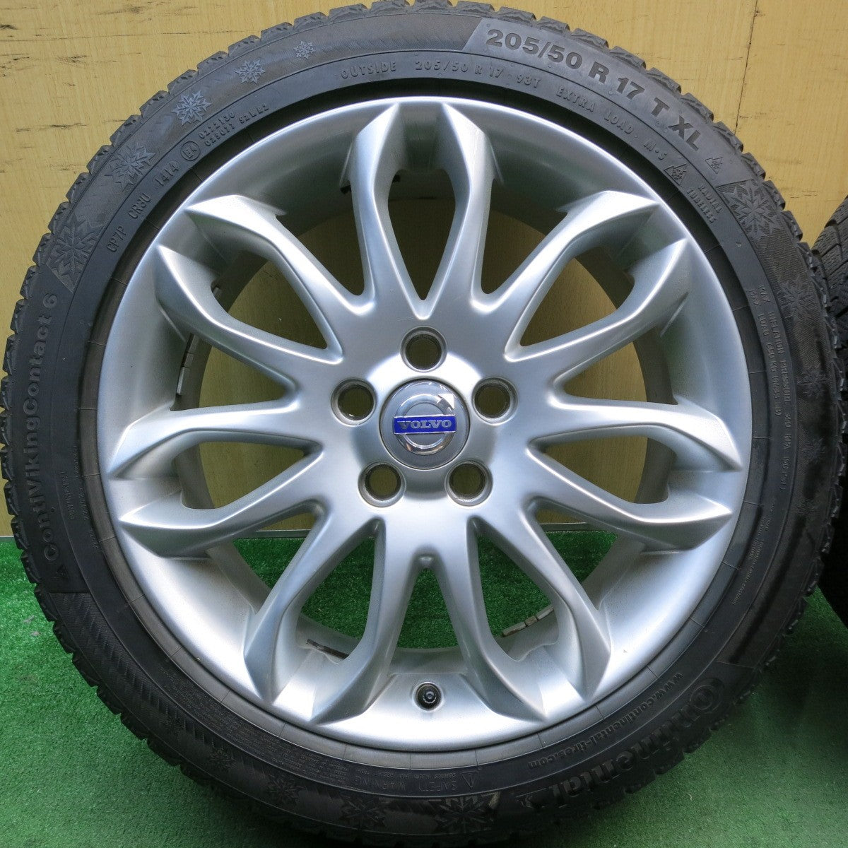 4本価格★ボルボ C30 純正 205/50R17 スタッドレス コンチネンタル コンチバイキング コンタクト6 17インチ PCD108/5H★5092106HAス