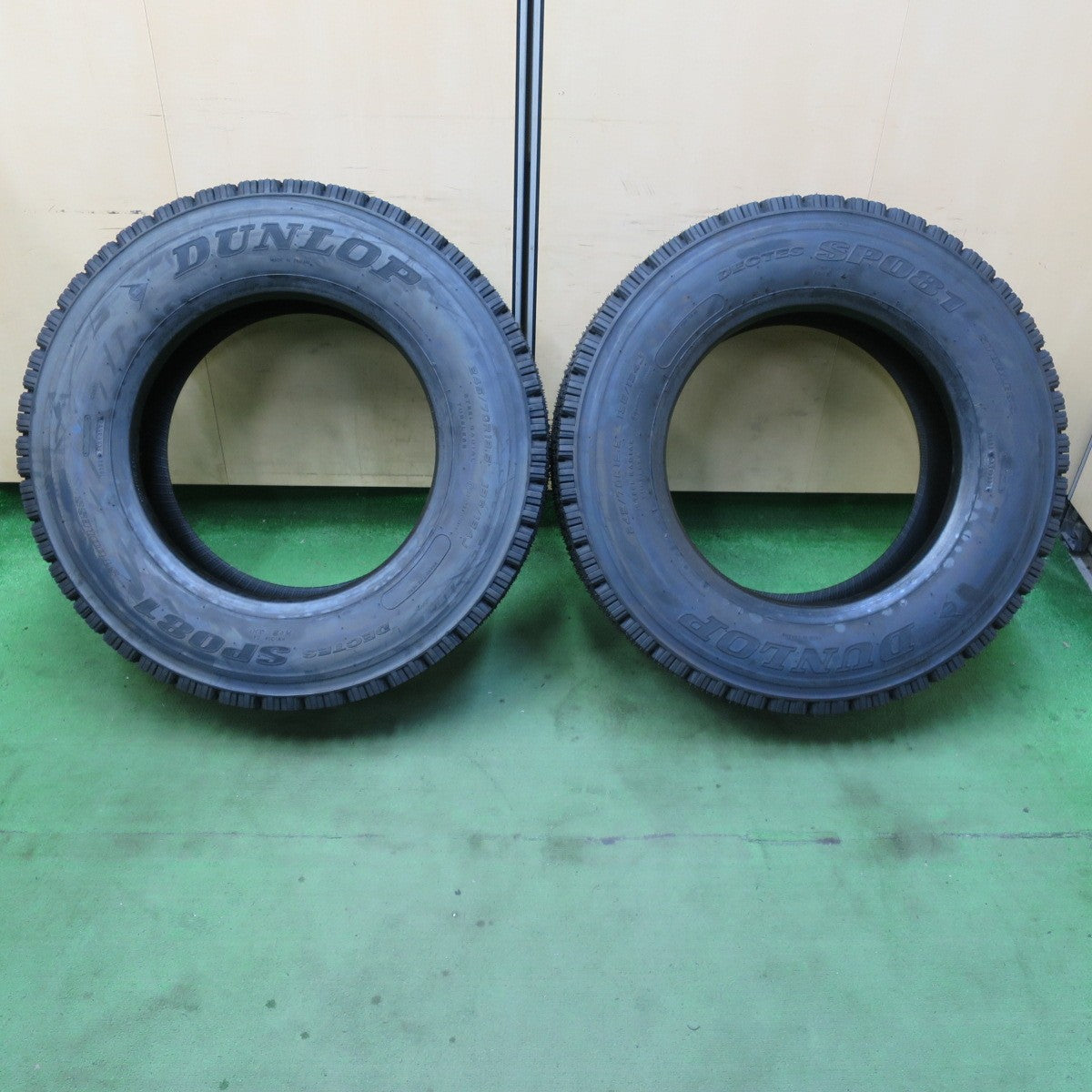 未使用!24年!2本★トラック タイヤ 245/70R19.5 136/134J スタッドレス ダンロップ デクテス SP081 DECTES 19.5インチ★5063001イスタ