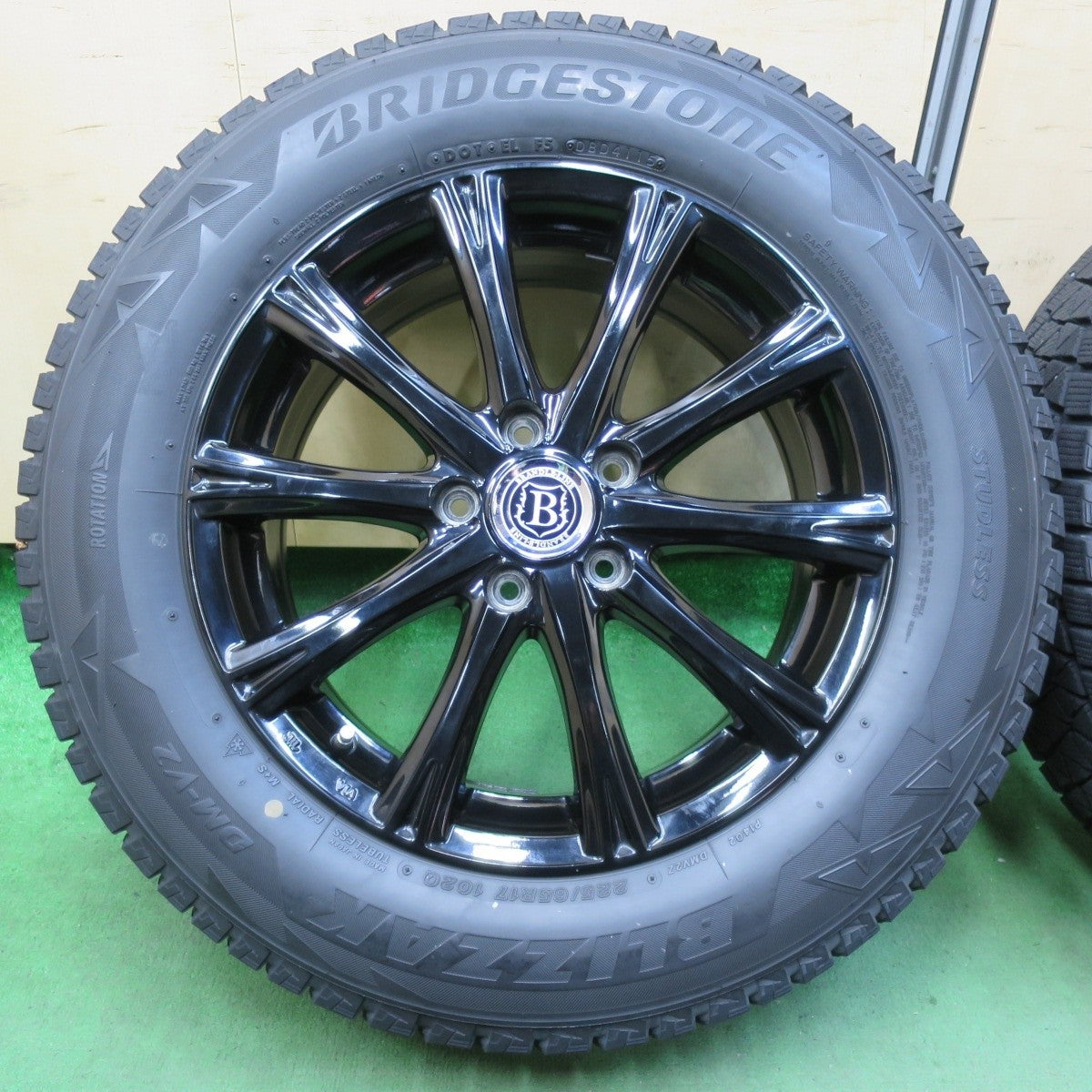 キレイ★スタッドレス 225/65R17 ブリヂストン ブリザック DM-V2 BRANDLE-LINE ブランドル ライン PCD114.3/5H★5011007イス