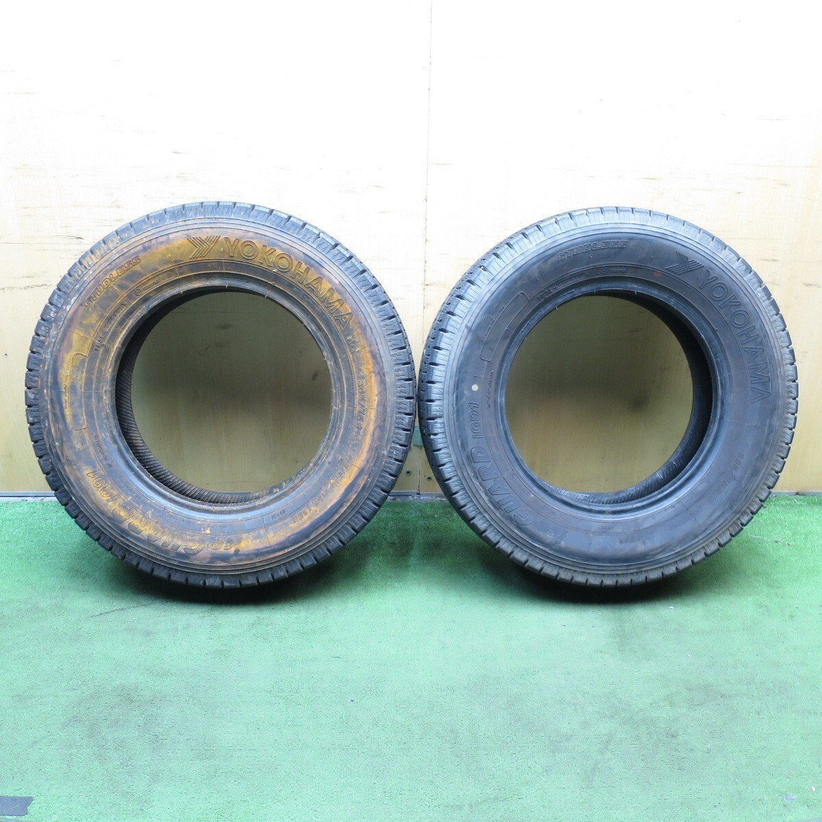 バリ溝!20年!9.5分以上★トラック タイヤ 205/75R16 113/111L 12PR スタッドレス ヨコハマ アイスガード iG91★4052505クスタ
