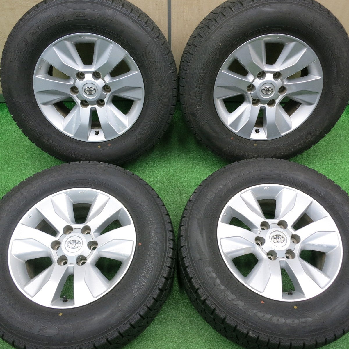 ハイラックス スタッドレスタイヤ Goodyear 265/65R17