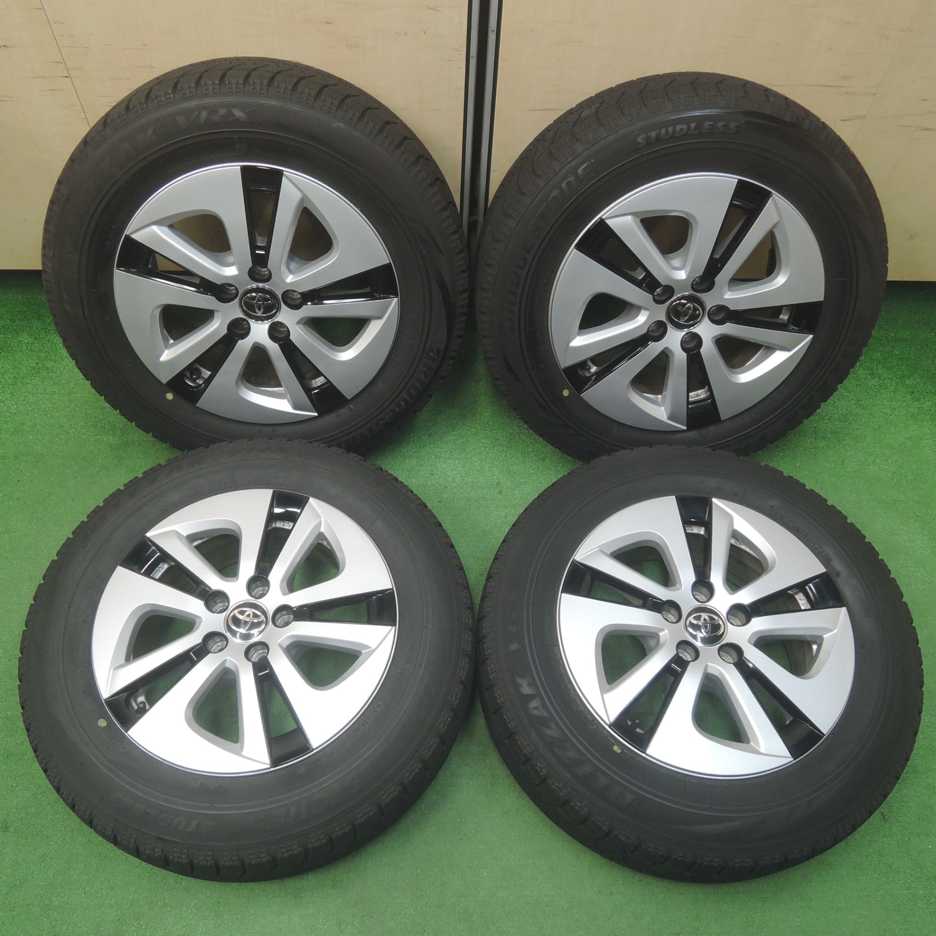送料無料* キレイ☆トヨタ 50系 プリウス 純正 195/65R15 スタッドレス 