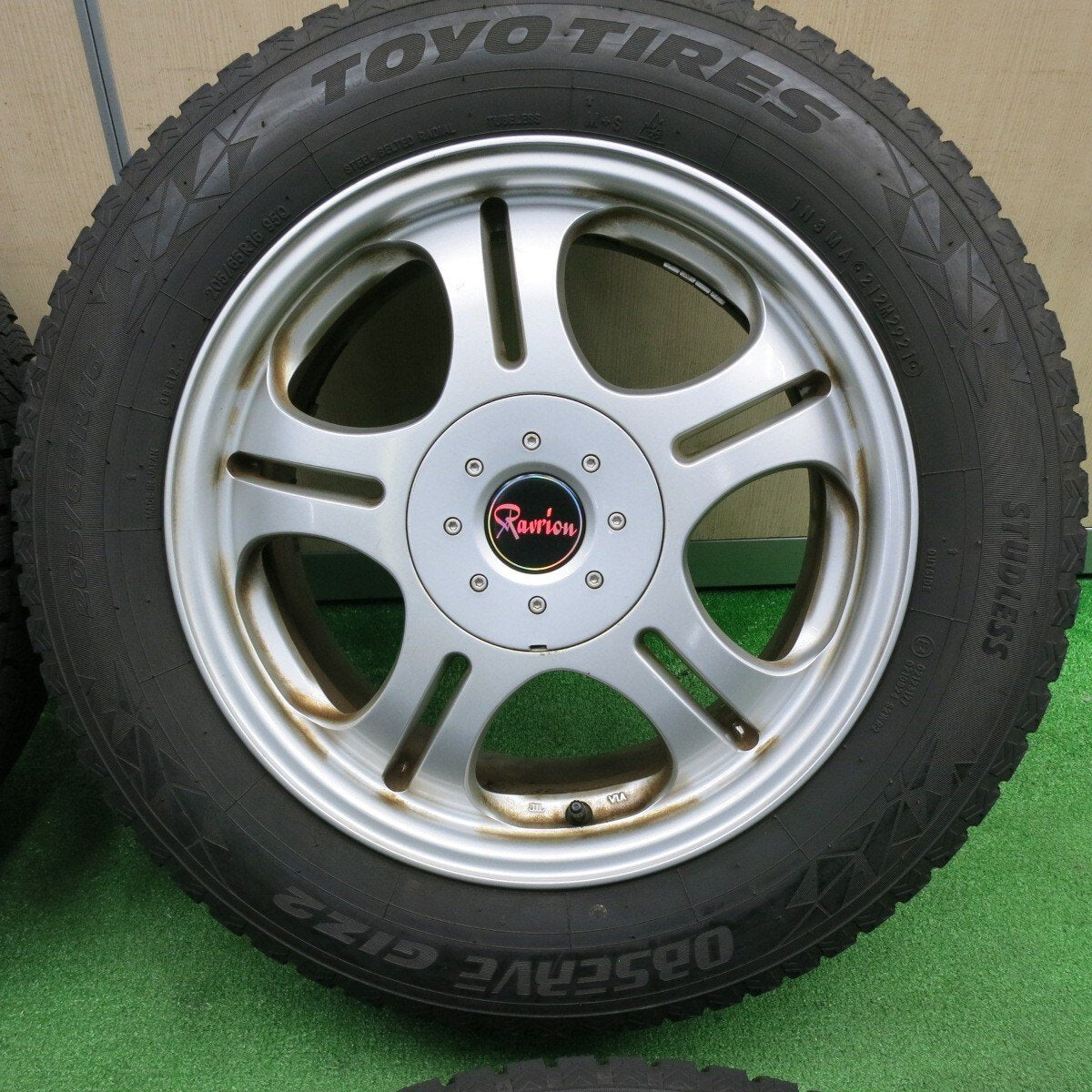 バリ溝!21年!9分★スタッドレス 205/65R16 トーヨー オブザーブ GIZ2 Ravrion ラブリオン 16インチ PCD114.3/5H★4120802TNス