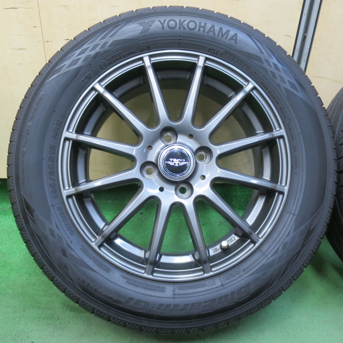 バリ溝!キレイ!9分★185/65R15 ヨコハマ BluEarth-GT AE51 TEAD テッド ブルーアース 15インチ PCD100/4H★5100206イノ