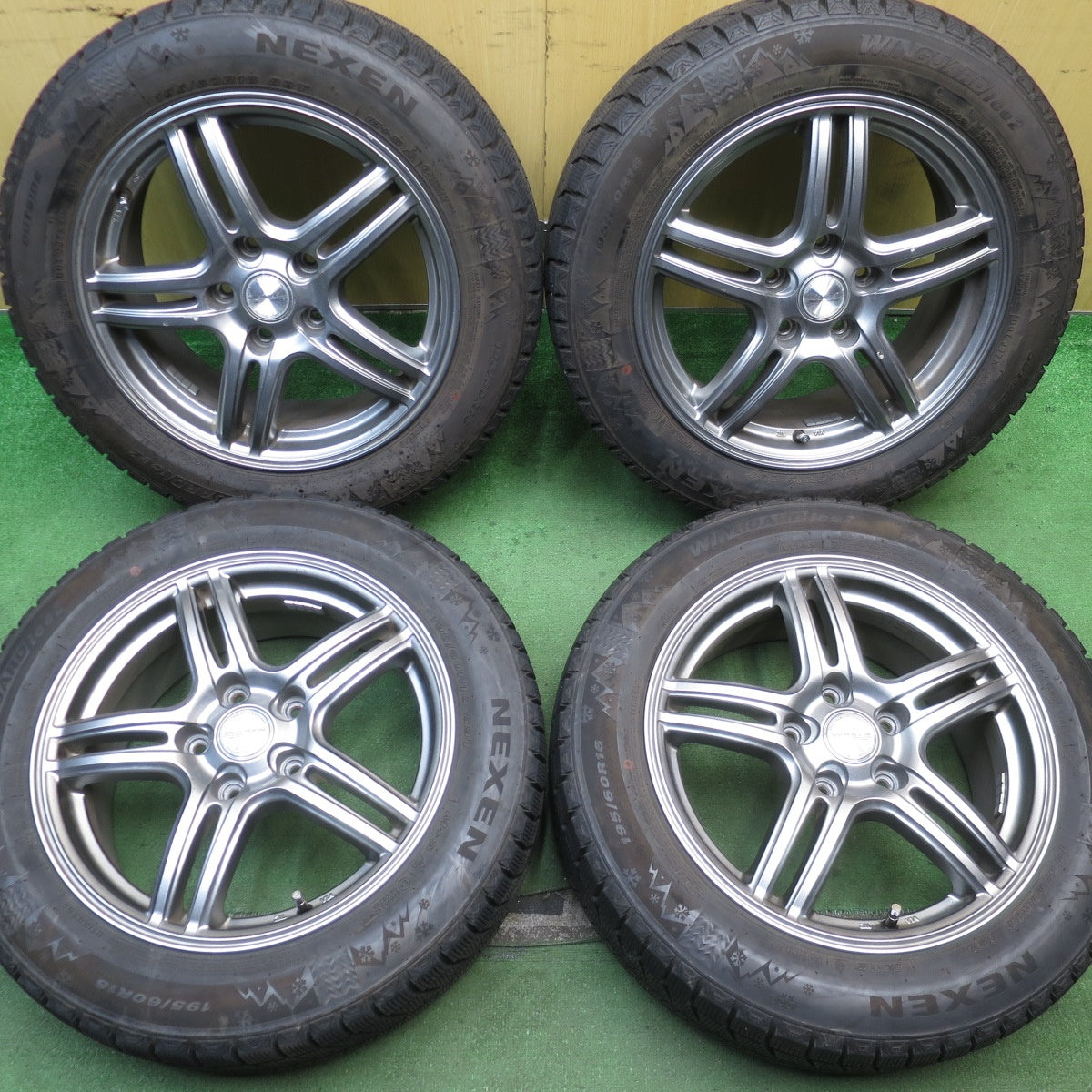 バリ溝!23年!9.5分★スタッドレス 195/60R16 ネクセン WINGUARD ice2 WH42 WAREN ヴァーレン 16インチ PCD114.3/5H★5072702NJス