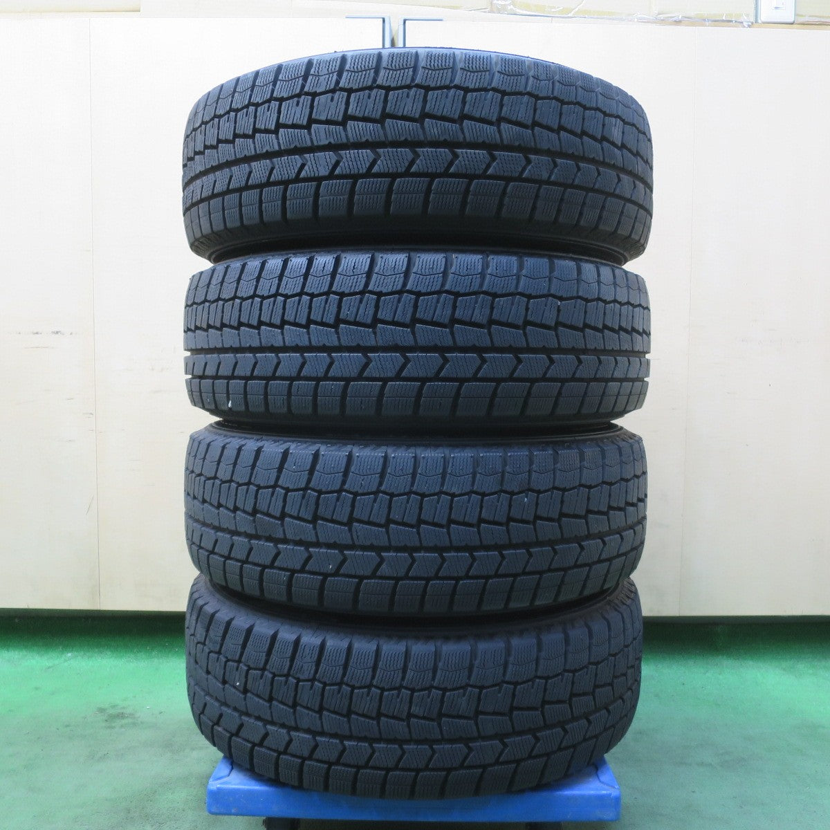 バリ溝!24年!9.5分以上★スタッドレス 195/65R15 ダンロップ ウインターマックス WM02 BALMINUM VR5 バルミナ 15インチ PCD114.3/5H★6020506イス