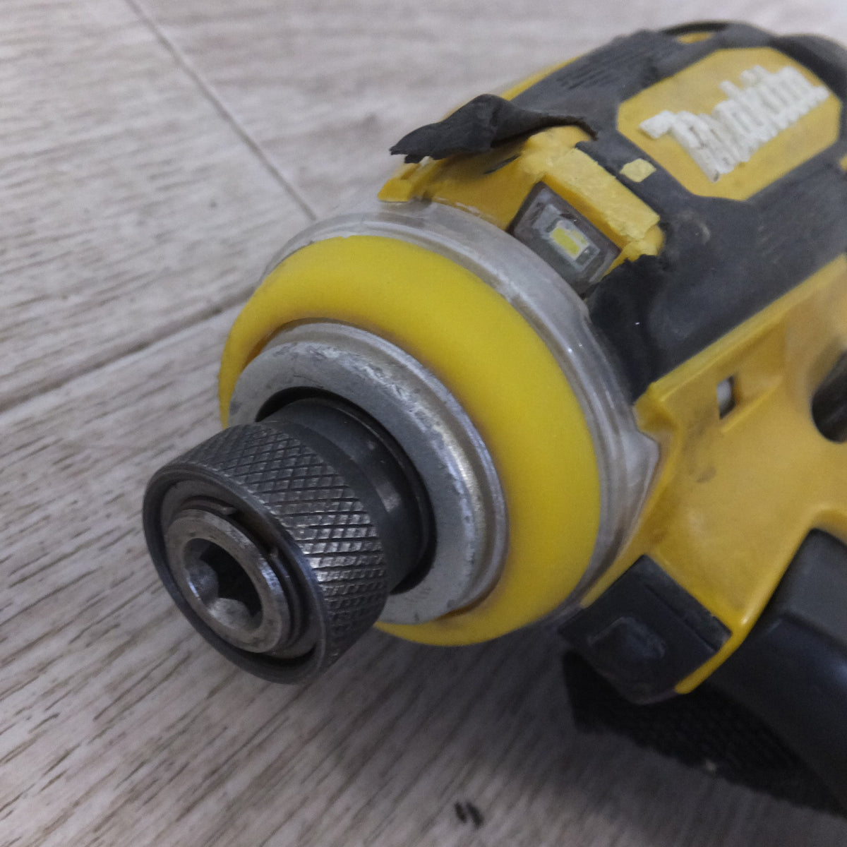 ★マキタ makita 充電式インパクトドライバ TD172D 18V 本体のみ ツートンカラー(1)★