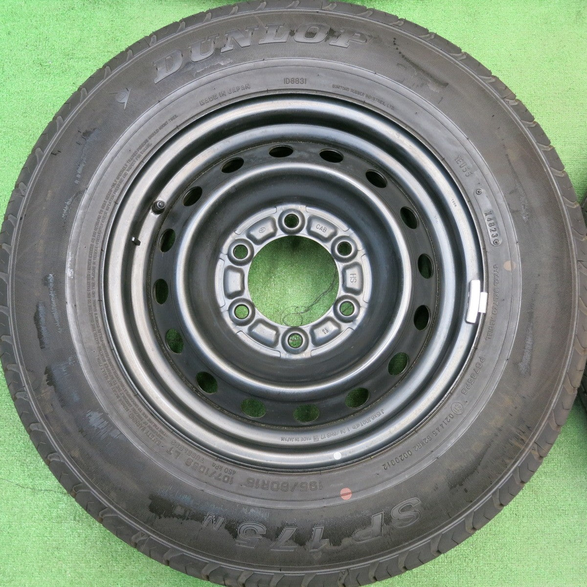 新車外し!23年★トヨタ ハイエース 純正 スチール 195/80R15 107/105N ダンロップ SP175N 15インチ PCD139.7/6H★5050303HAノ