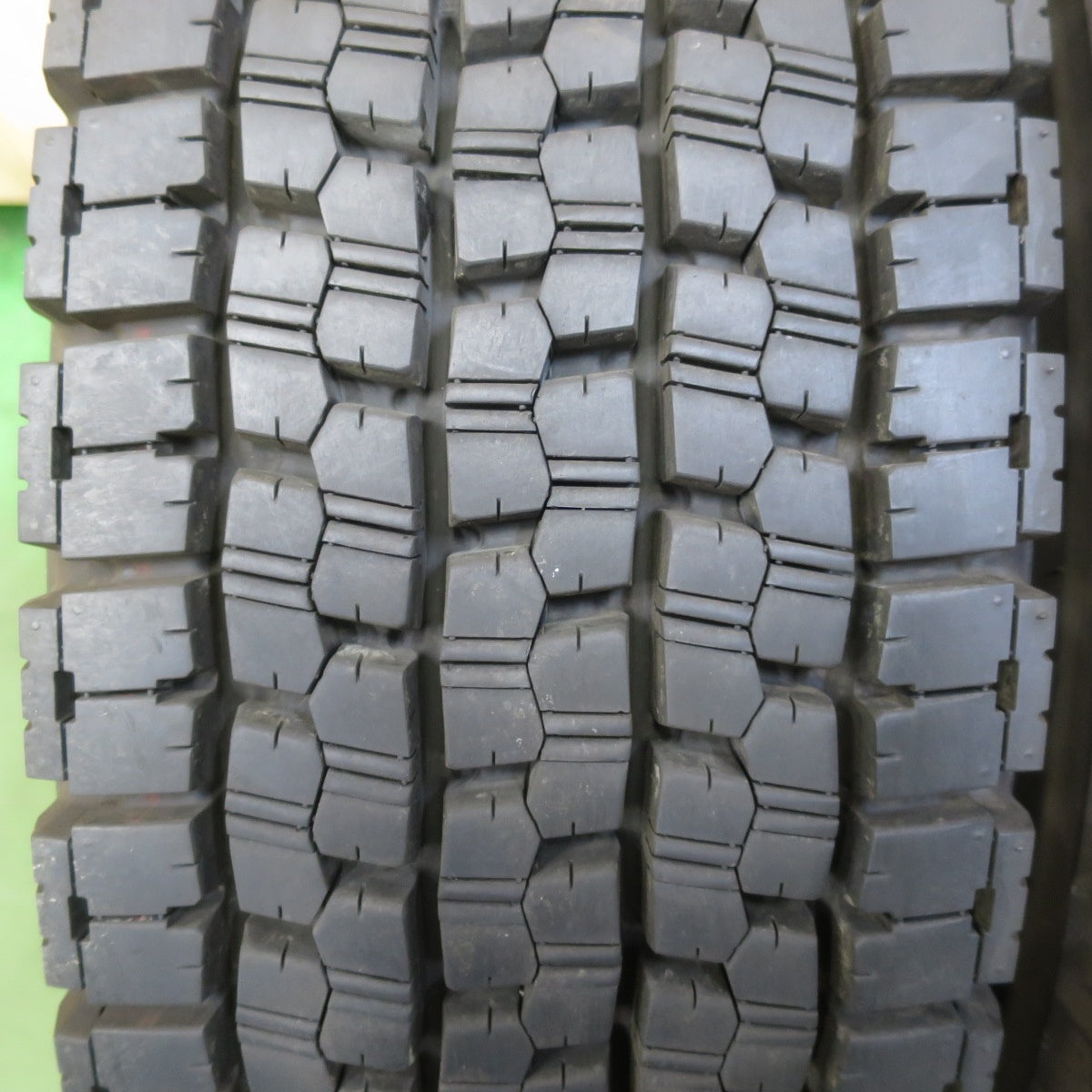 超バリ溝!25年!9.5分以上!2本★トラック タイヤ 225/80R17.5 123/122L スタッドレス ブリヂストン W999 17.5インチ★6073002イスタ