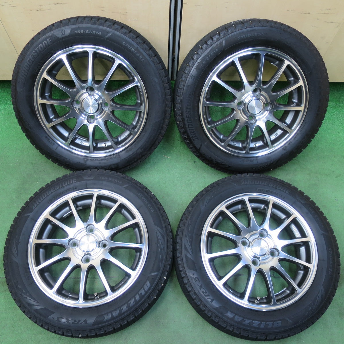 バリ溝!23年!キレイ!8.5分★スタッドレス 155/65R14 ブリヂストン ブリザック VRX3 ECO FORME エコフォルム 14インチ PCD100/4H★5051007イス