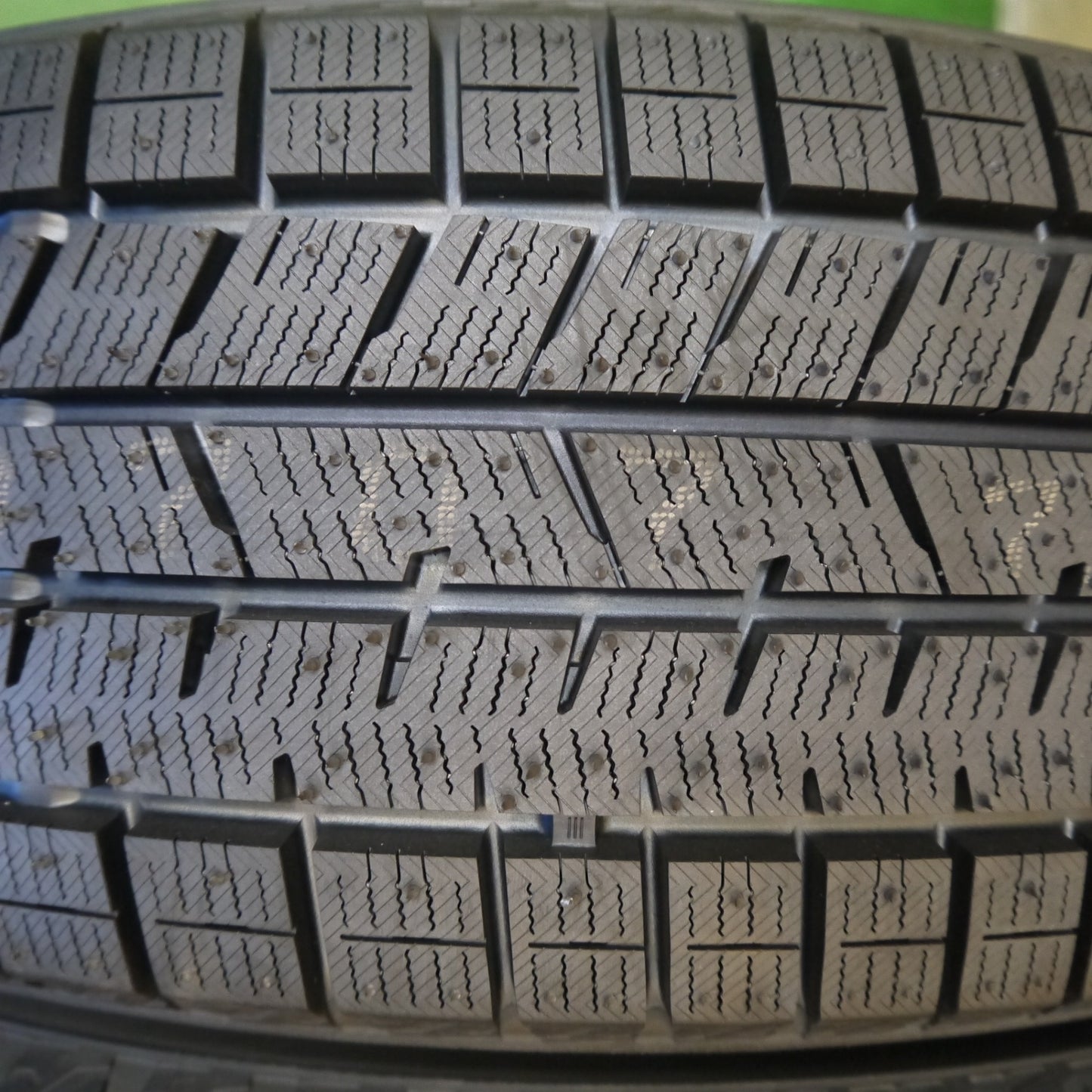 未使用!25年◎スタッドレス 185/65R15 ヨコハマ アイスガード iG80 タイヤ 15インチ シエンタ フリード 等◎6080406Hスタ