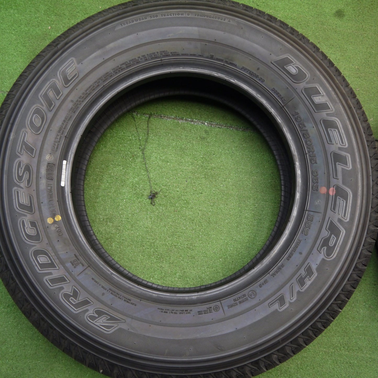 新車外し!24年★195/80R15 ブリヂストン デューラー H/L 852 タイヤ 15インチ ジムニー ノマド シエラ 等★5052005Hノタ