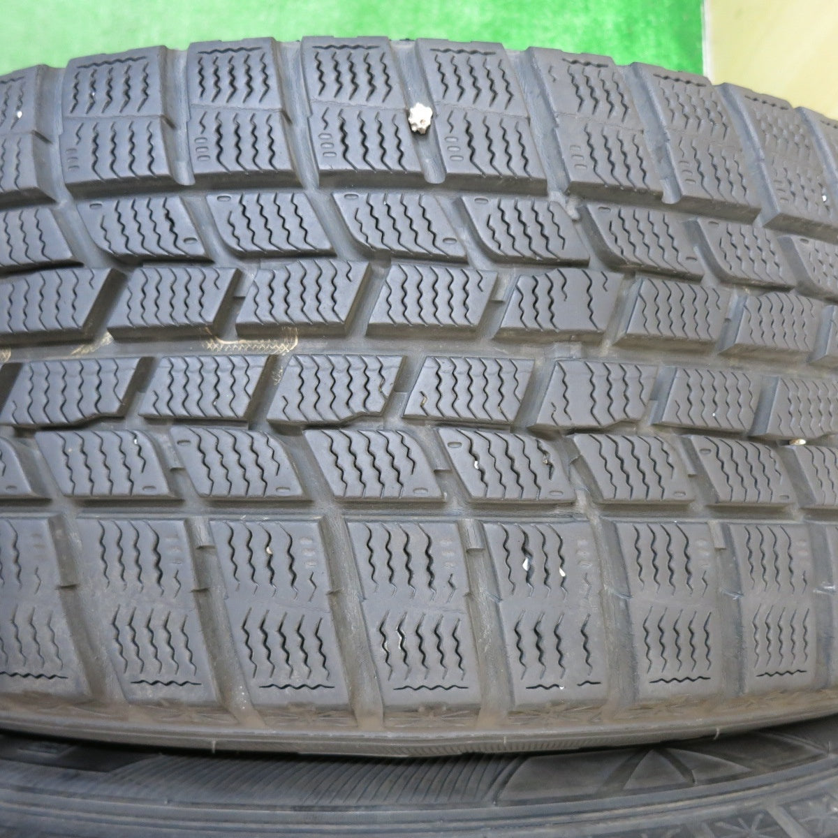 バリ溝!キレイ!9.5分★スタッドレス 215/60R17 グッドイヤー アイスナビ6 AQUA アクア 17インチ PCD114.3/5H★5042801NJス