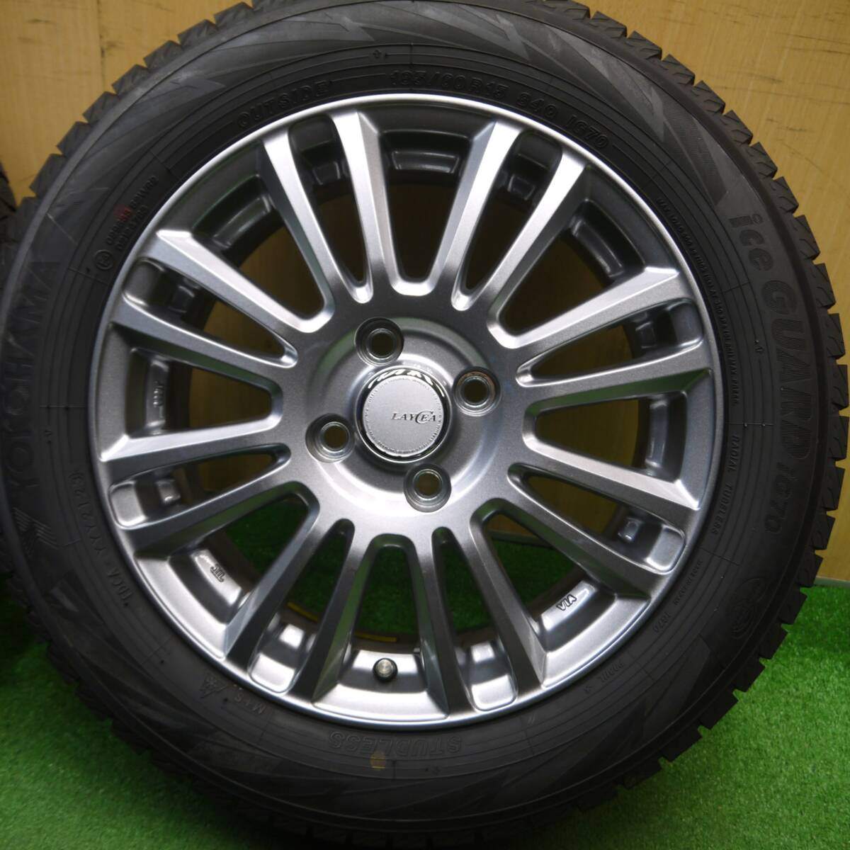 タイヤほぼ未使用!キレイ!23年★スタッドレス 185/60R15 ヨコハマ アイスガード iG70 LAYCEA レイシア 15インチ PCD100/4H★5011413Hス