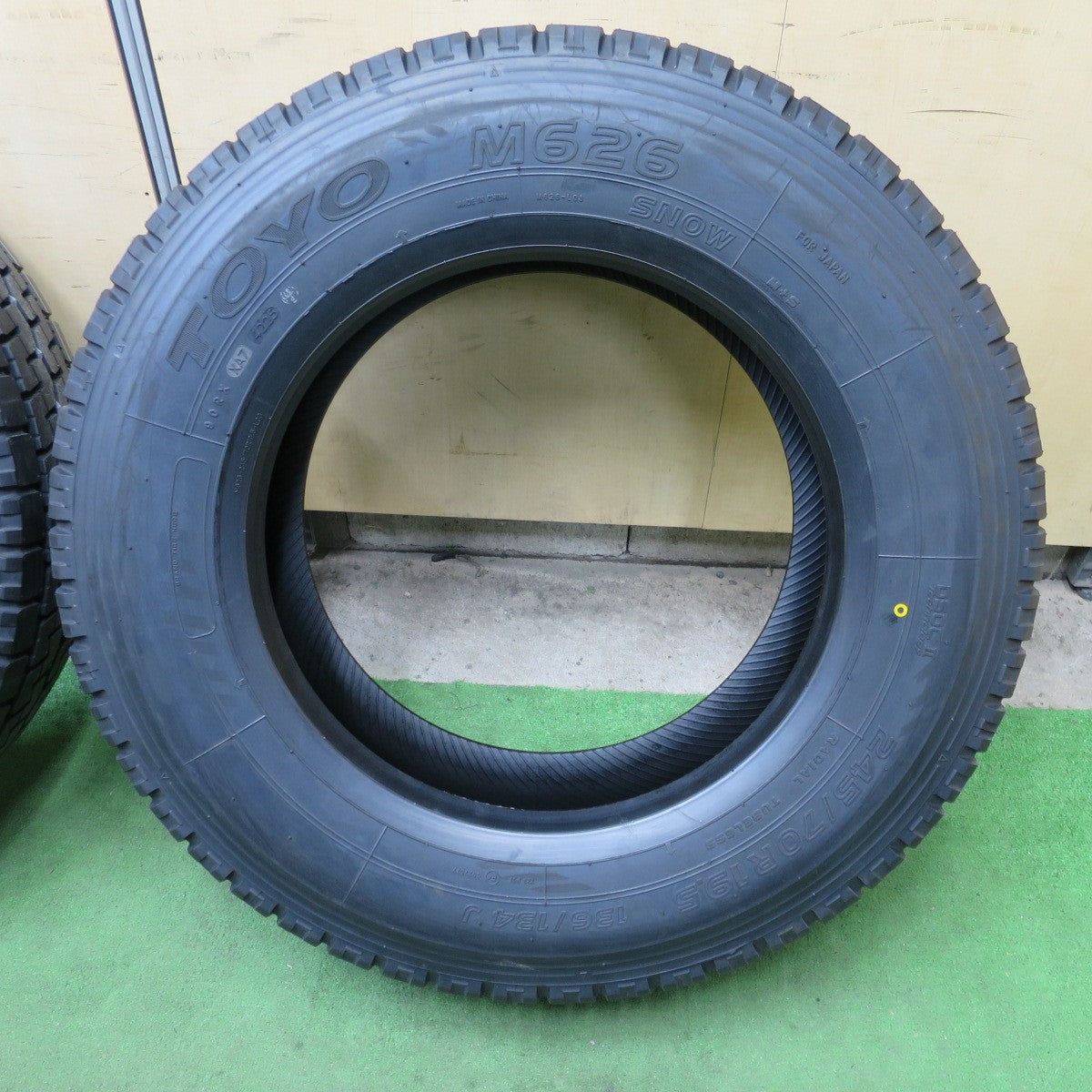 ほぼ未使用!25年!2本★トラック タイヤ 245/70R19.5 136/134J トーヨー M626 ミックス オールシーズン 19.5インチ★6021002ナスタ