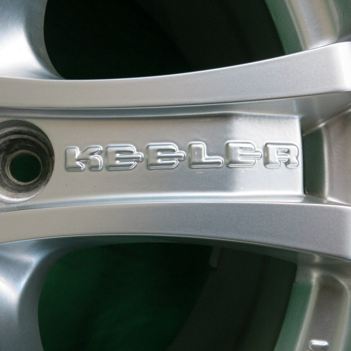 バリ溝!22年!キレイ!9.5分★KEELER 265/70R17 スタッドレス ブリヂストン ブリザック DM-V3 17インチ キーラー PCD139.7/6H★4051402ナス