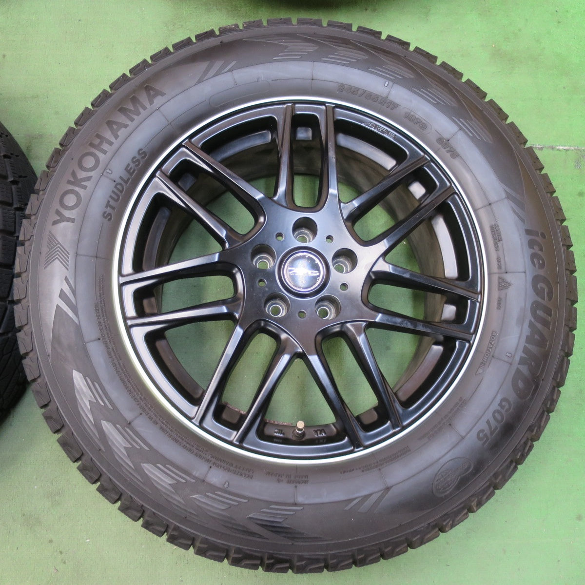 バリ溝!21年!キレイ!9.5分★JEEP ジープ KL チェロキー 等 EURO AFG 245/65R17 スタッドレス ヨコハマ アイスガード G075 17インチ PCD110/5H★5102804イス