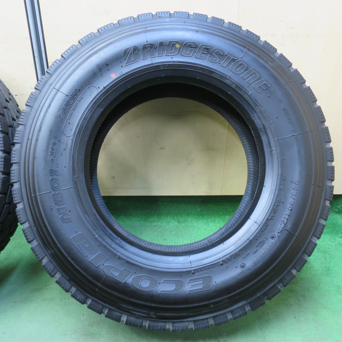 ほぼ未使用!25年★トラック タイヤ 225/80R17.5 123/122L ブリヂストン エコピア M801 Ⅱ ミックス オールシーズン 17.5インチ★5103001イスタ