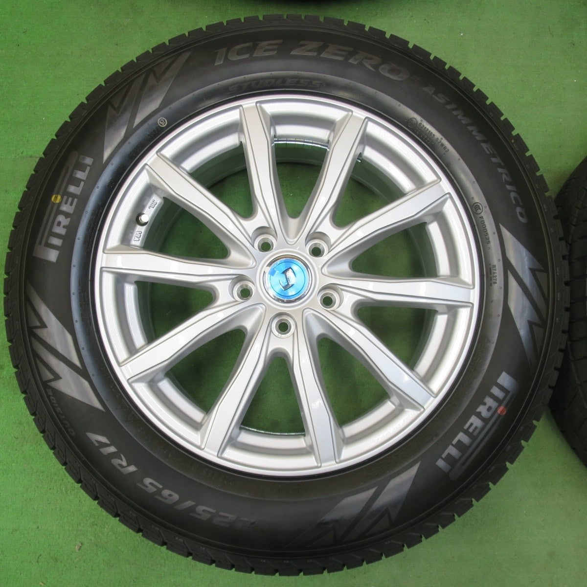未使用!24年★スタッドレス 225/65R17 ピレリ アイスゼロ アシンメトリコ 社外 アルミ 17インチ PCD114.3/5H★5021417イス