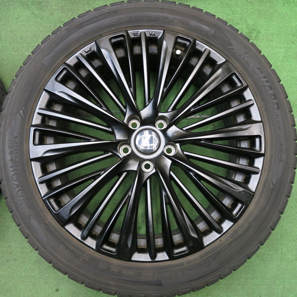 センサー付!バリ溝!23年!キレイ!9.5分★レクサス 等 235/50R20 スタッドレス ヨコハマ アイスガード G075 レアマイスター PREMIX MER-X PCD114.3/5H★5081901HAス