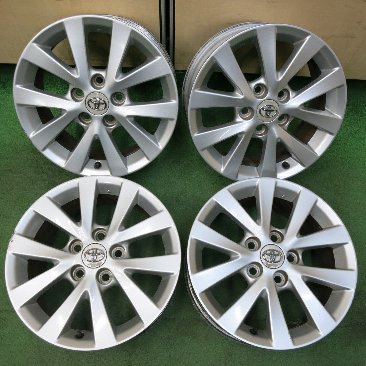 4本価格★トヨタ アイシス 純正 ホイール 16インチ 16×6.5J PCD114.3/5H★5011504SYホ